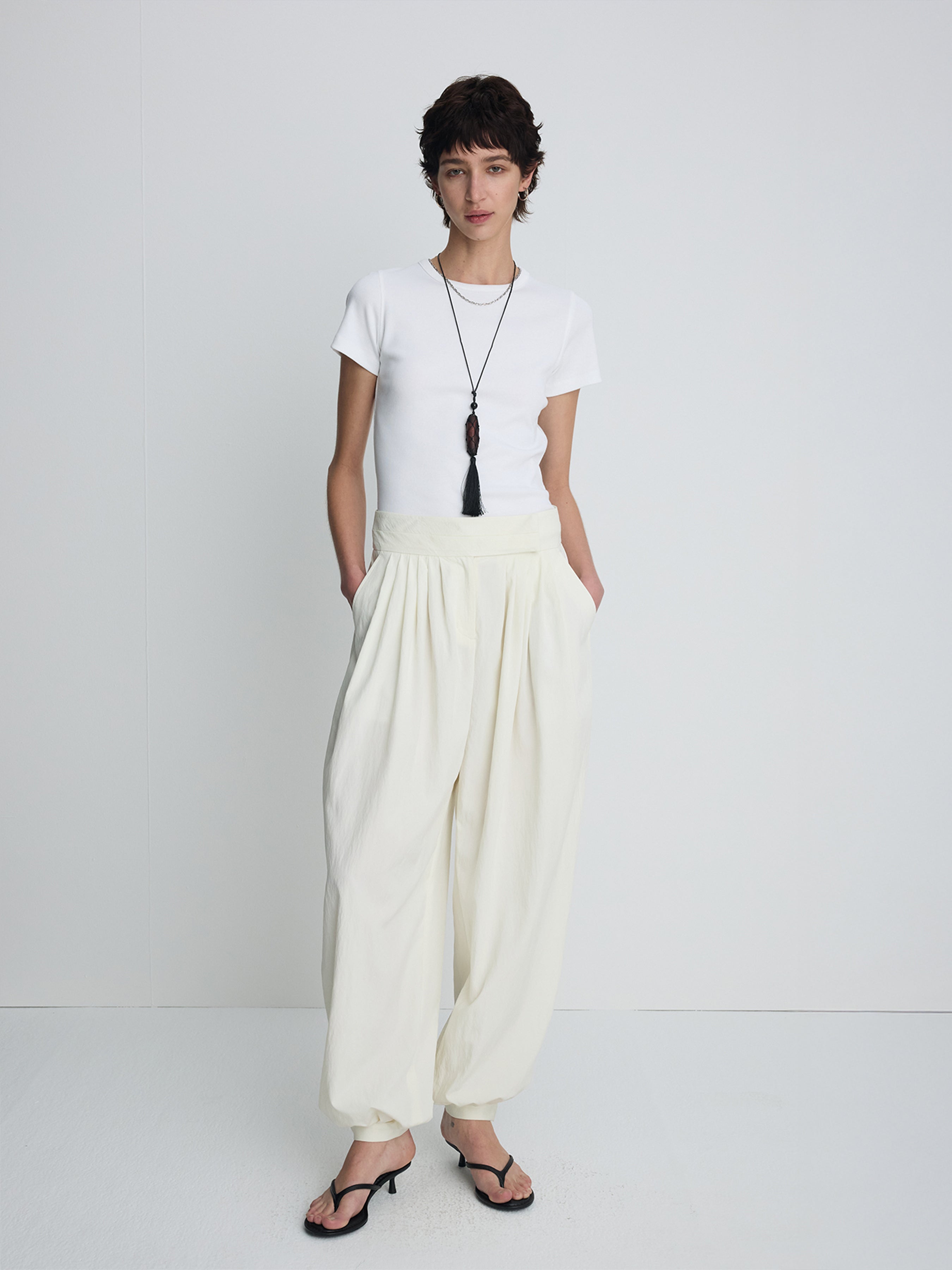 (W) PLEATED VOLUMINOUS PANTS_ OFF WHITE