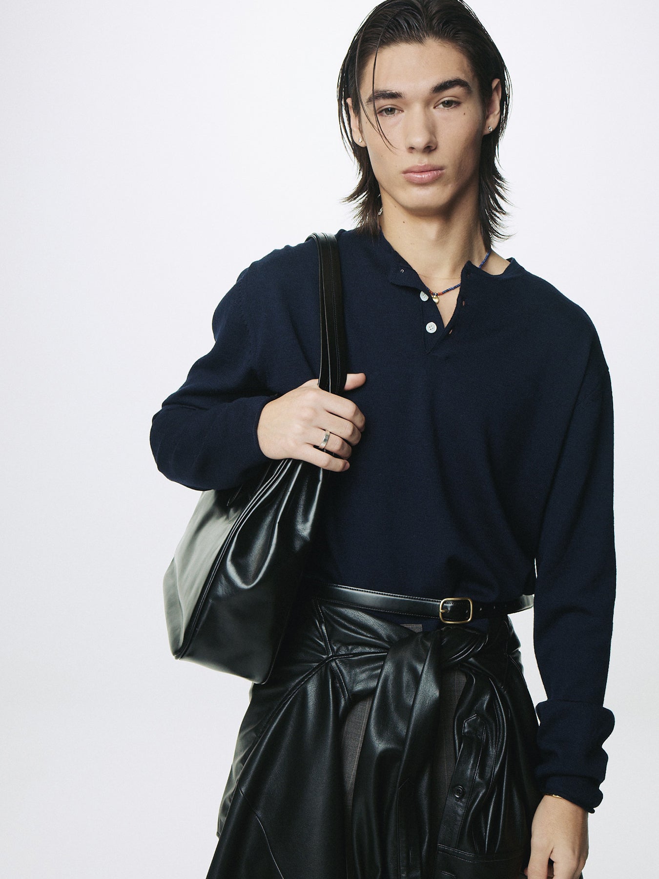 OIL PULL UP LEATHER HOBO BAG_ BLACK
