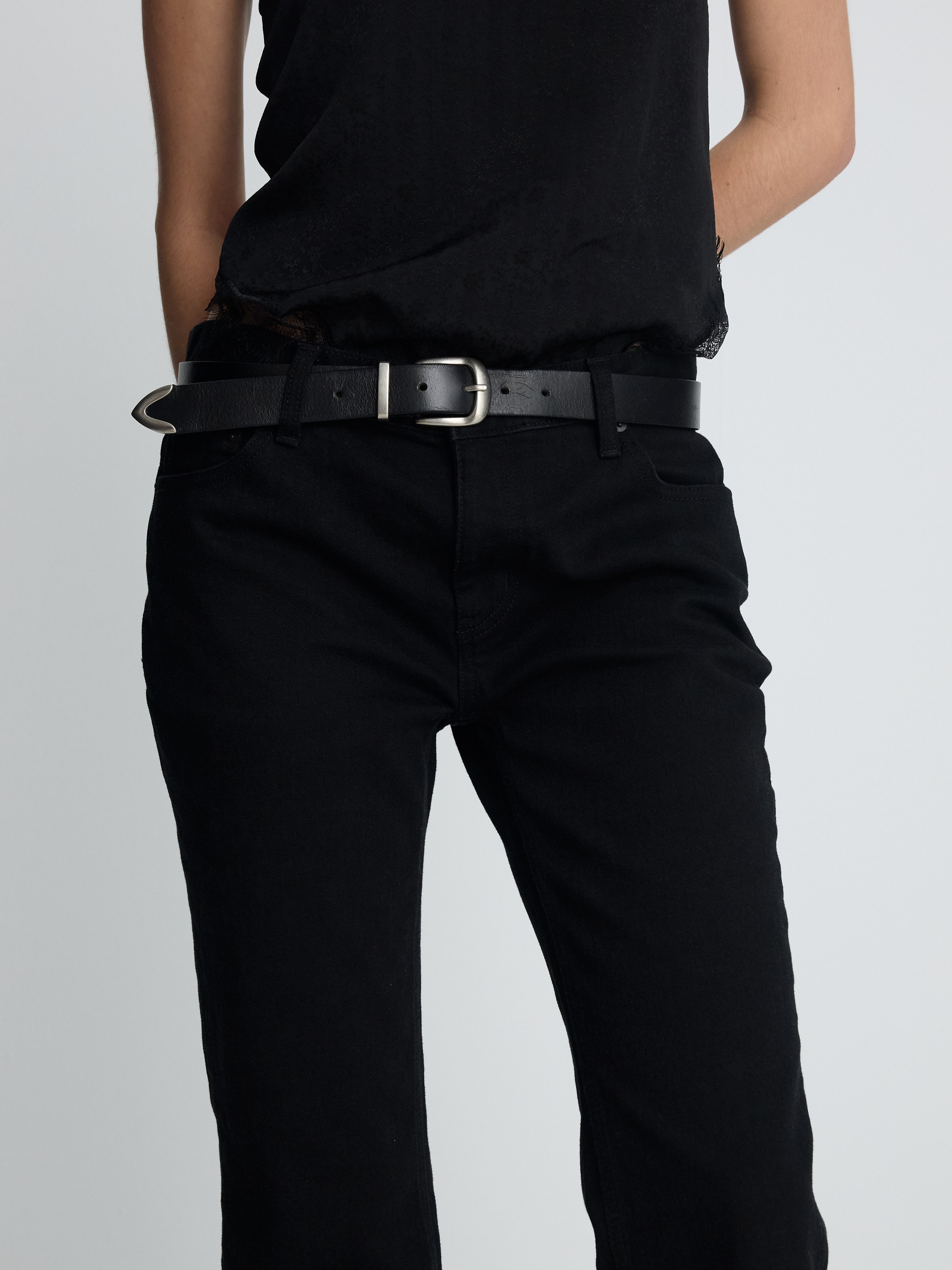 (W) LOW-RISE DENIM BOOTCUT TROUSERS_ WASHED BLACK