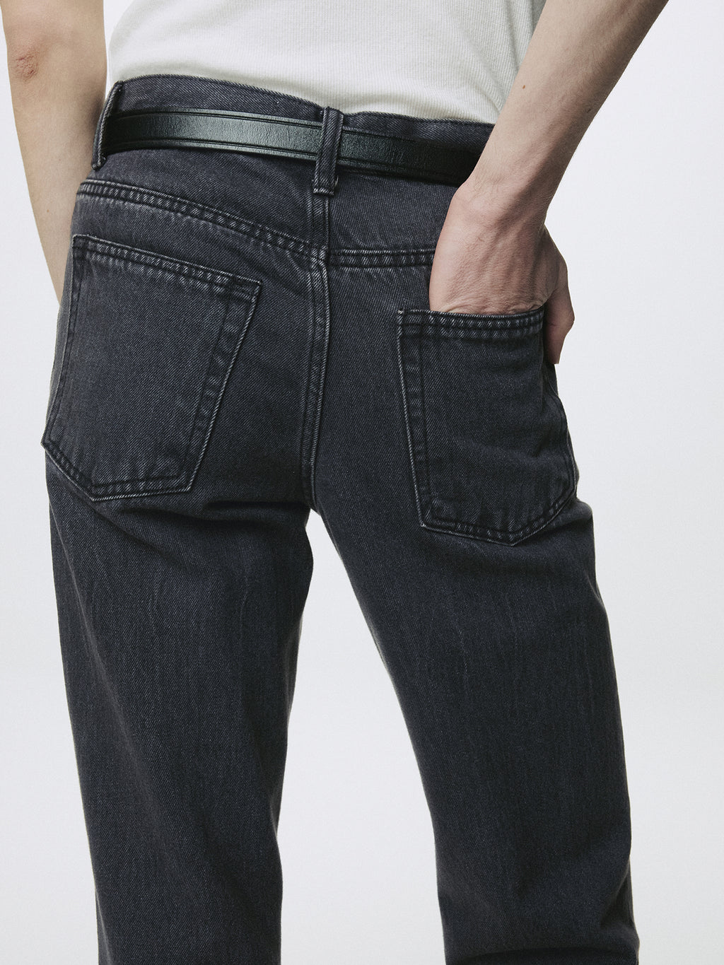 FLARED-LEG DISTRESSED DENIM JEANS_ WASHED BLACK