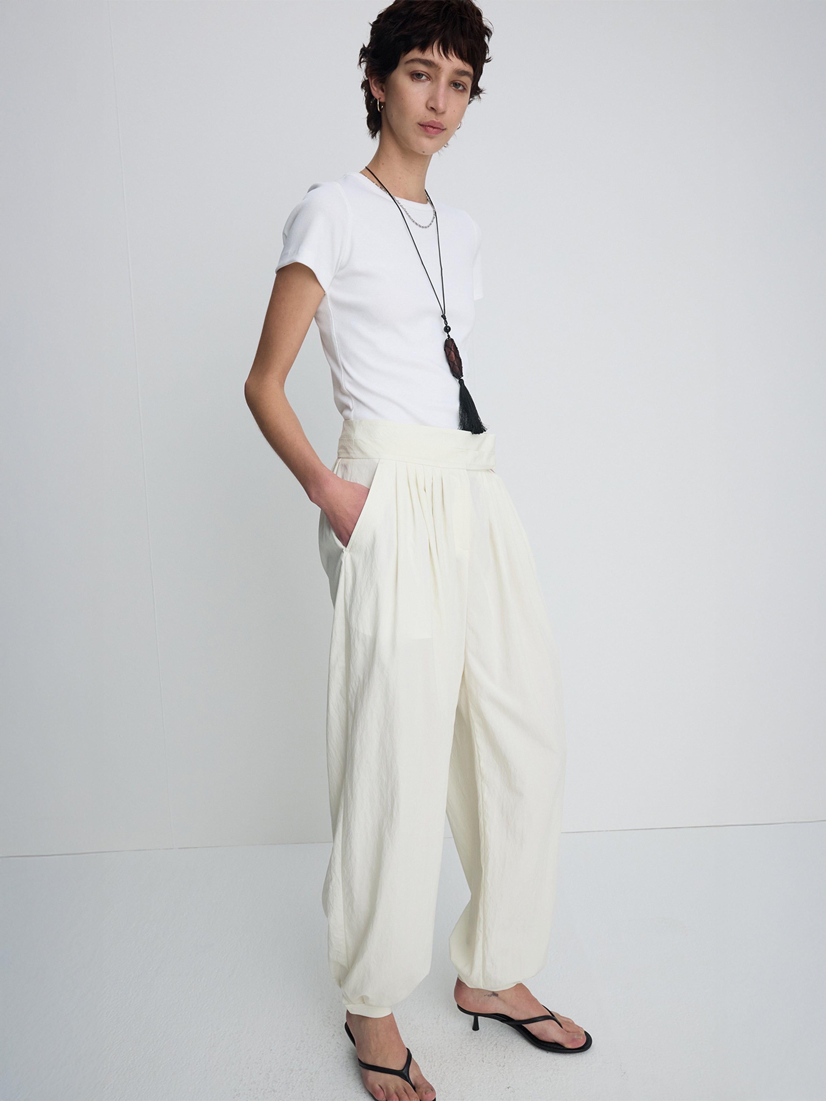 (W) PLEATED VOLUMINOUS PANTS_ OFF WHITE