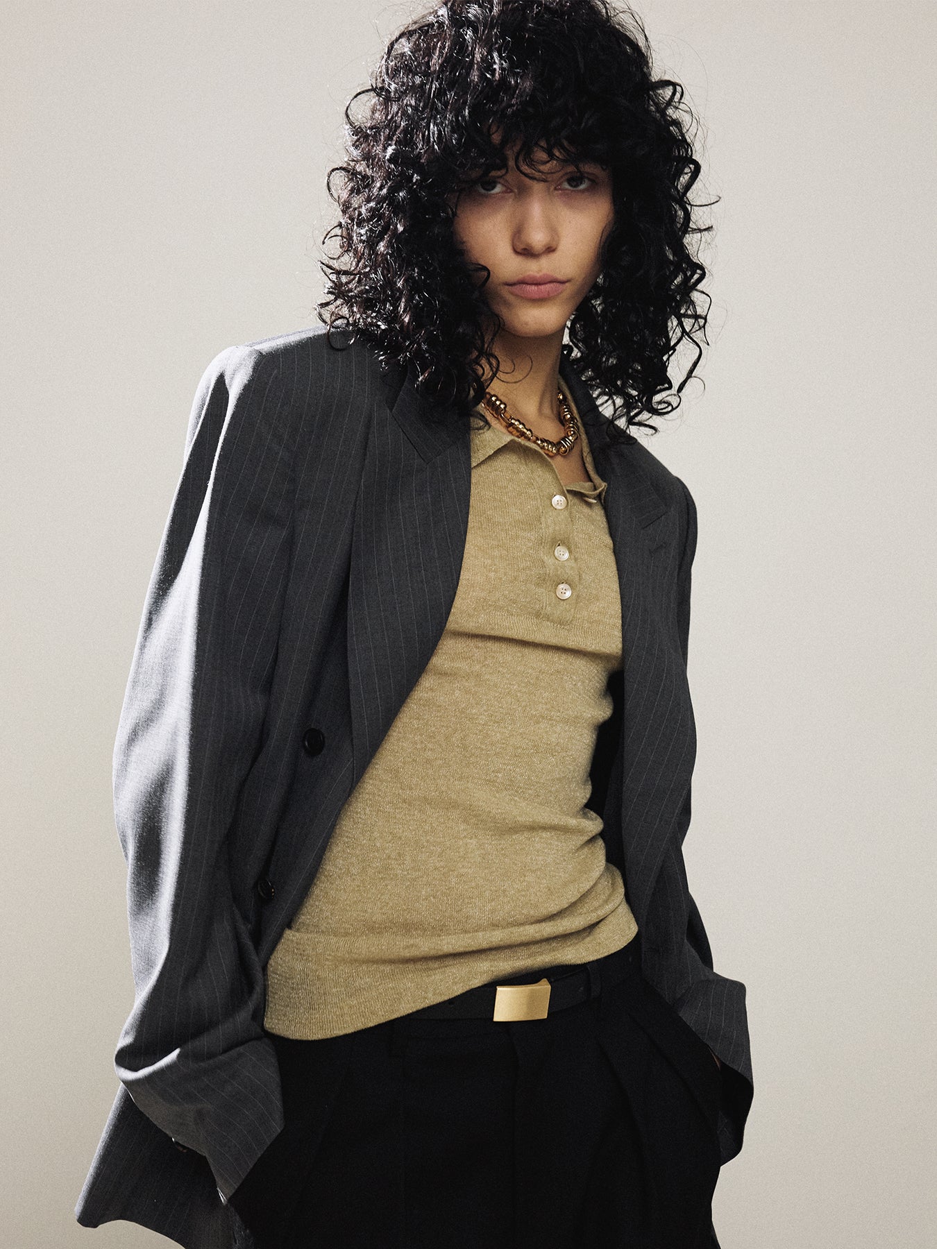 (W) GLITTER RIBBED KNIT POLO SHIRT_ GREENISH BEIGE