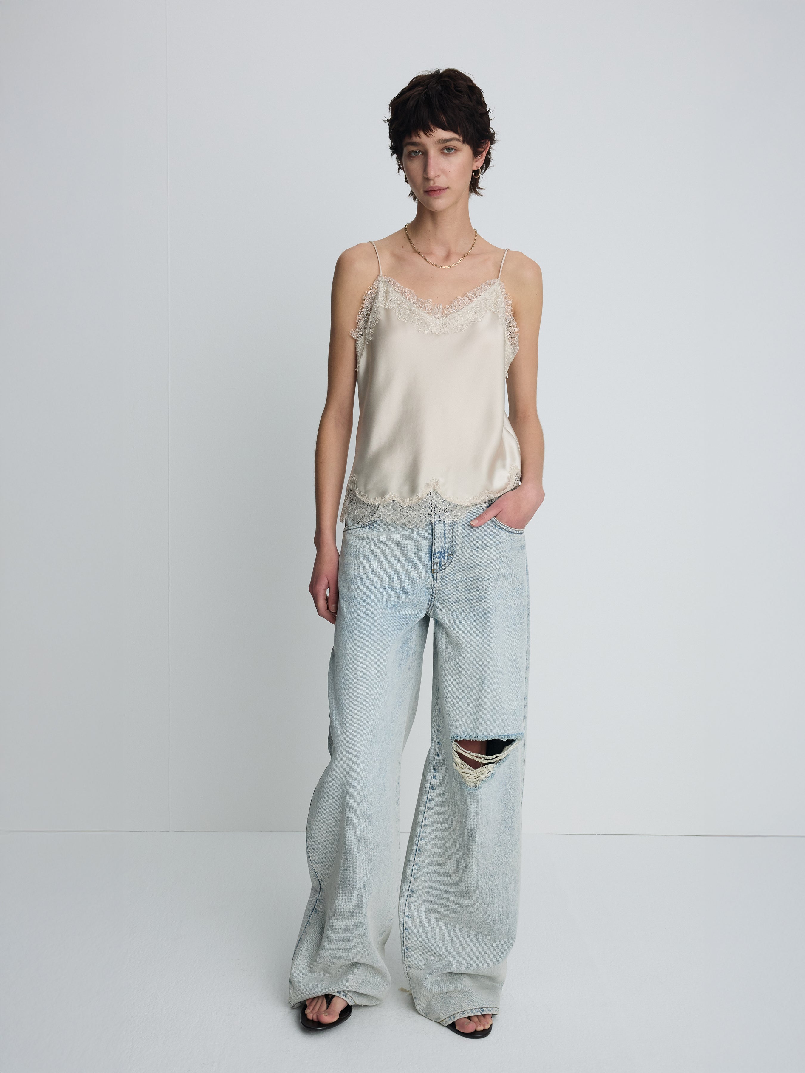 (W) DISTRESSED WIDE-LEG DENIM JEANS_ WASHED LIGHT BLUE