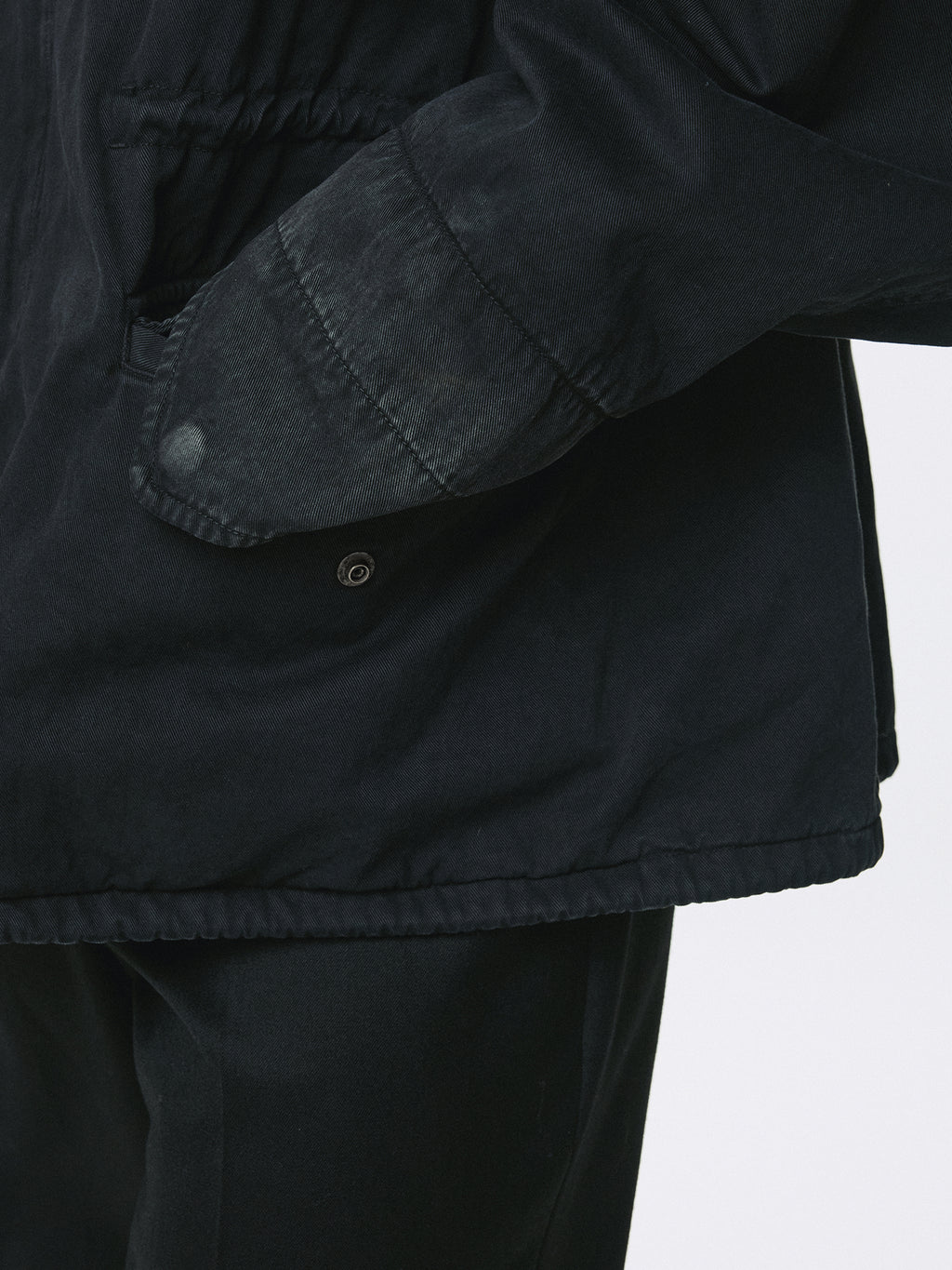 GARMENT DYED COTTON FIELD JACKET_ FADED BLACK