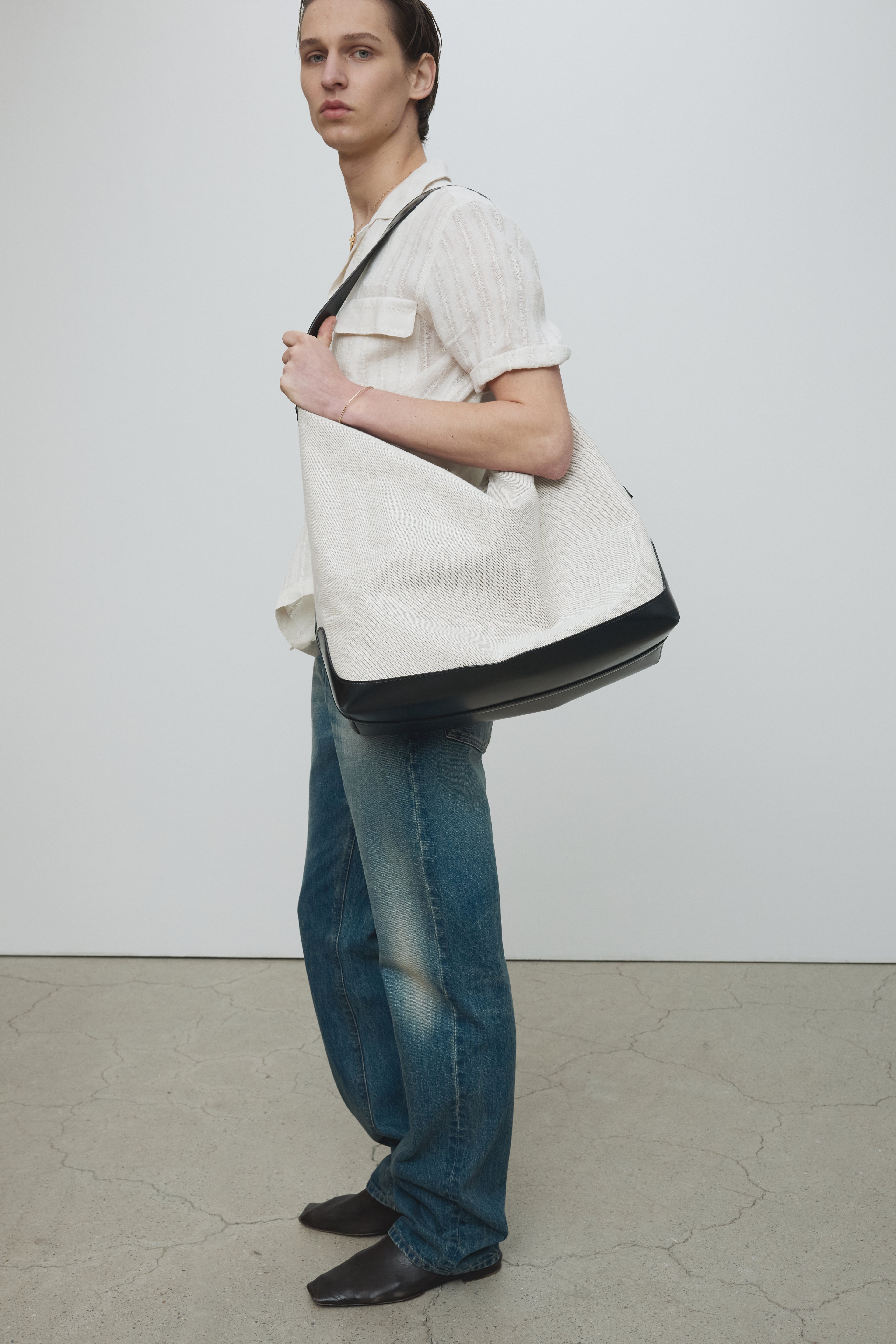 SLIM STRAIGHT DENIM JEANS_ VINTAGE WASHED BLUE