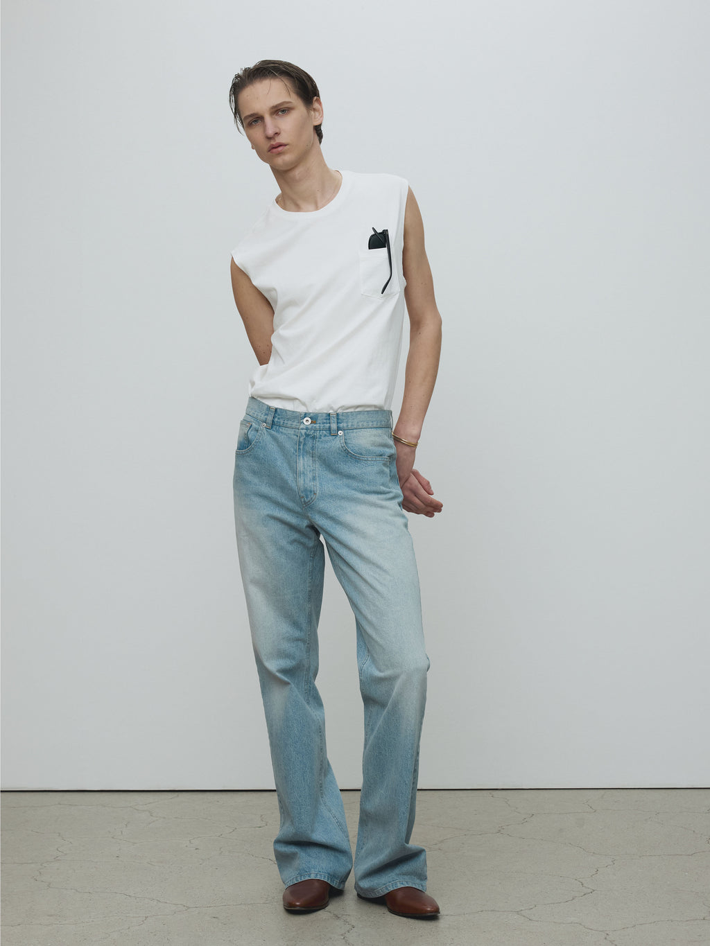 GARMENT-WASHED PATCH POCKET SLEEVELESS_ VINTAGE WHITE