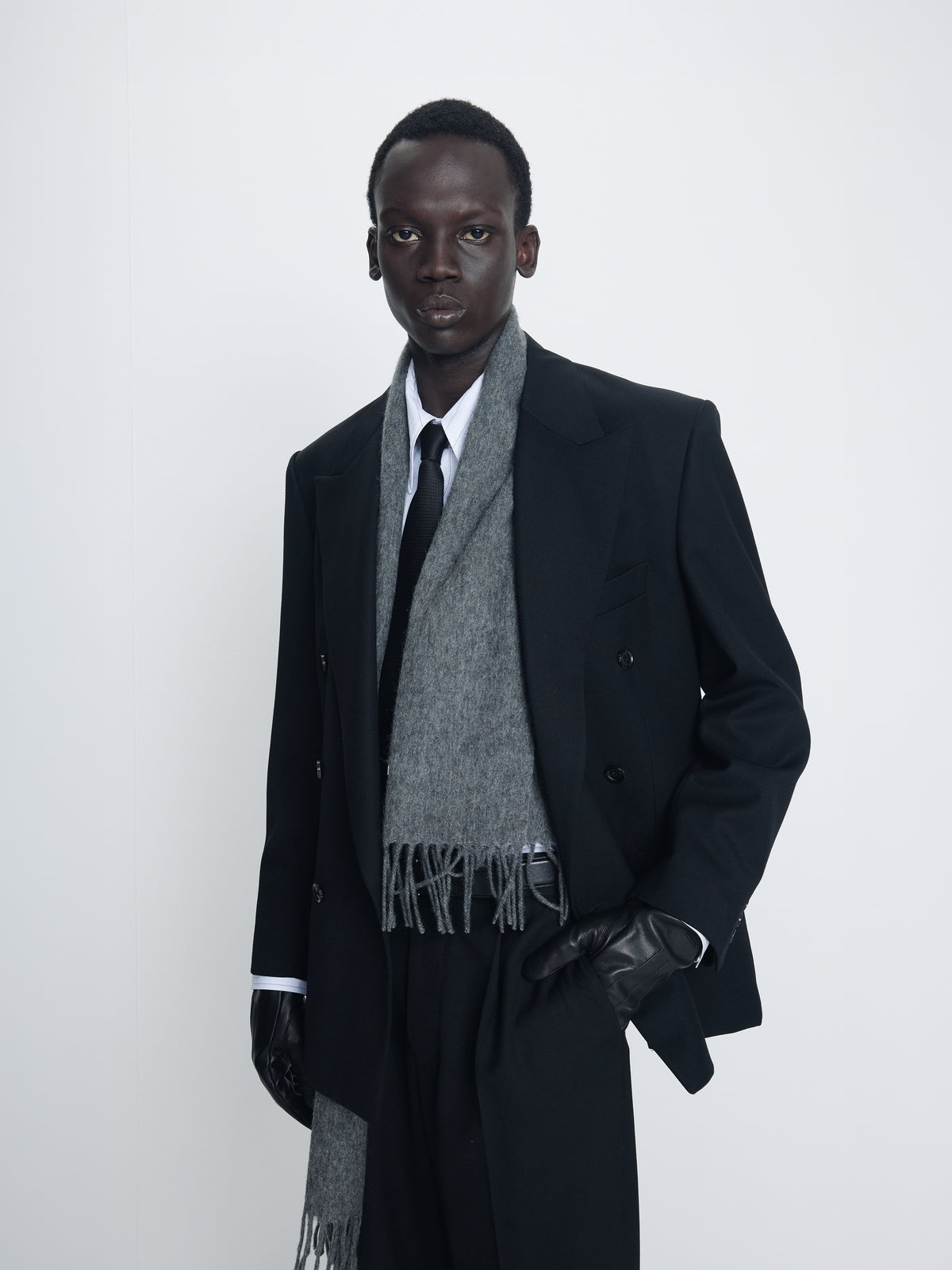 SOFT WOOL ESSENTIAL SCARF_ MEDIUM GREY