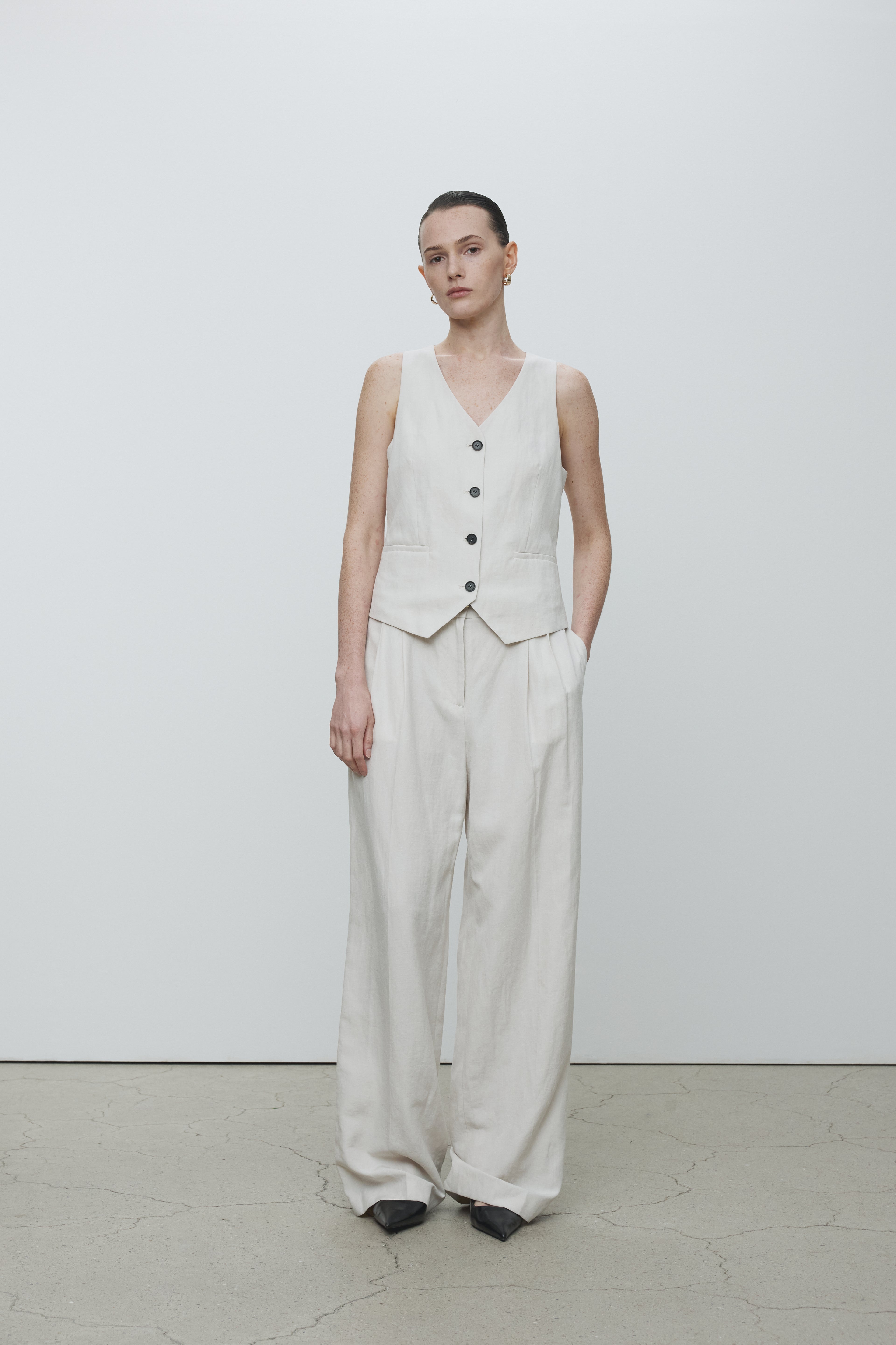 LINEN TWO PLEATS WIDE PANTS_ IVORY