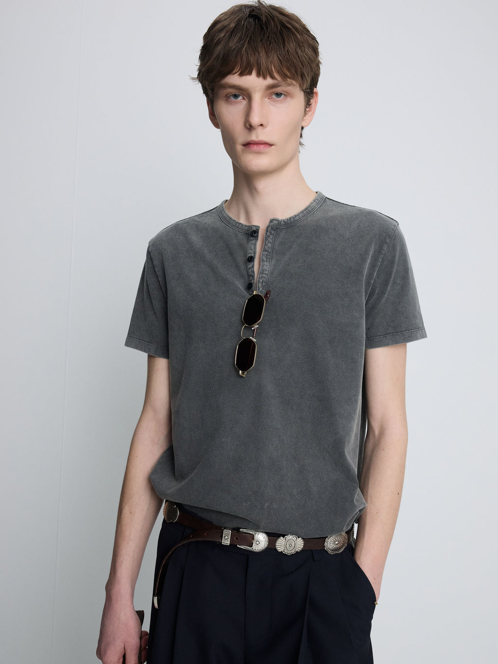 (2026.06.09 Open) GARMENT DYED HENLEY NECK TOP_ FADED CHARCOAL