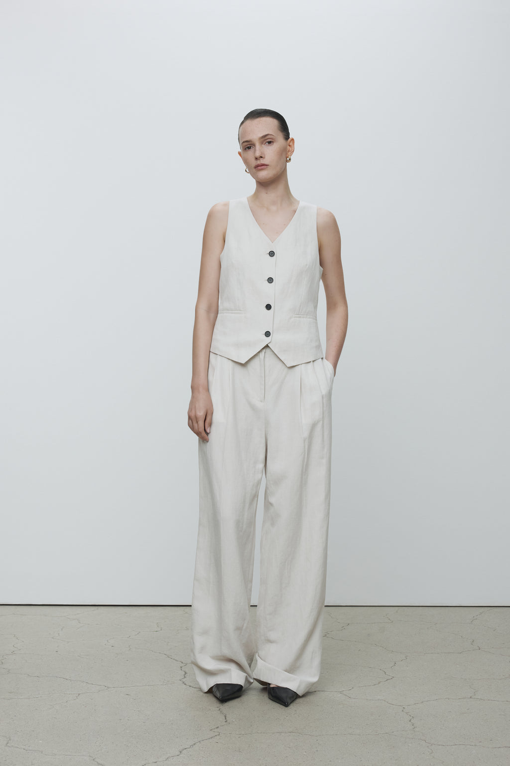 LINEN TAILORED VEST_ IVORY