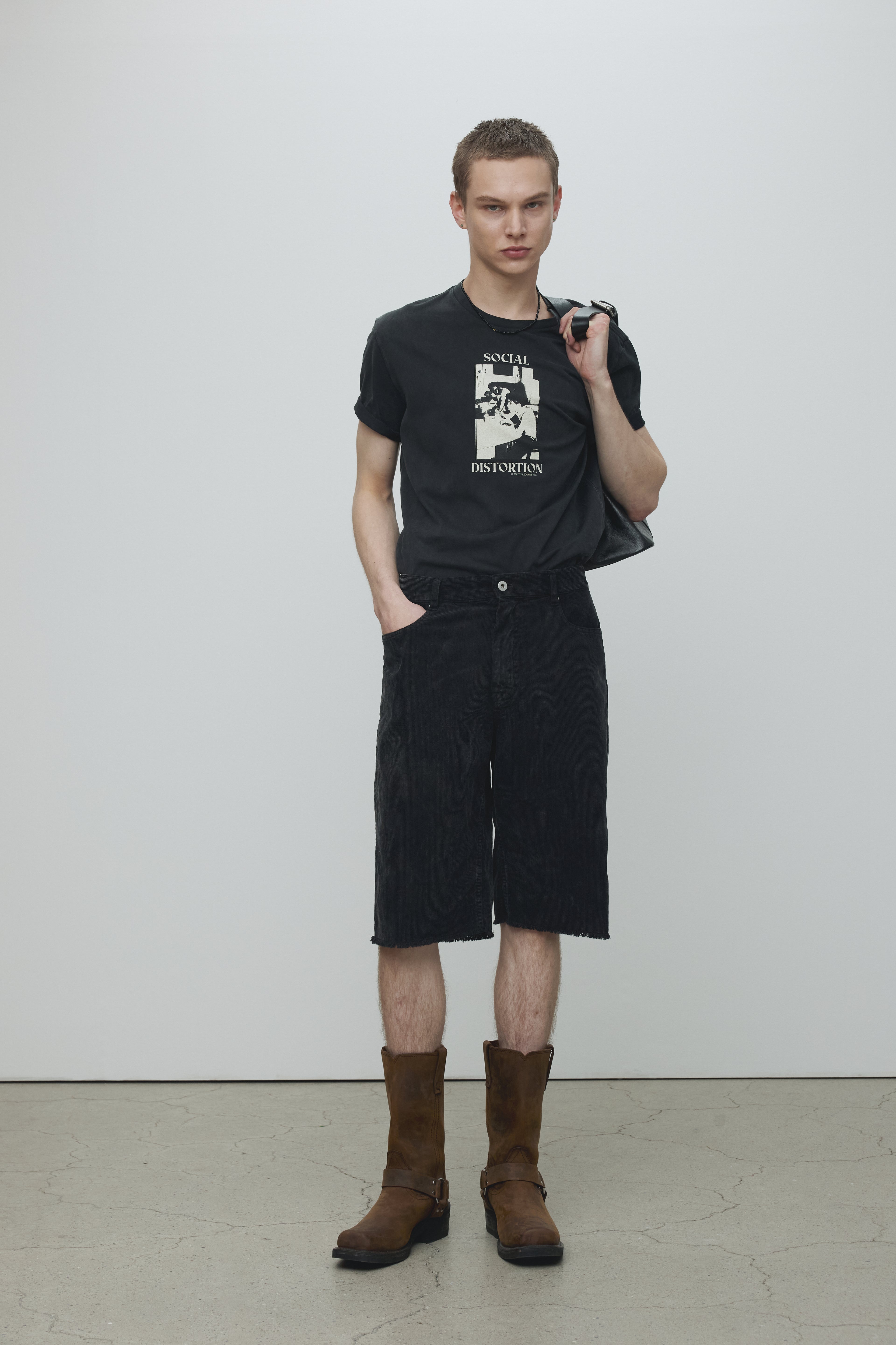 RAW-HEM OVERDYE CORDUROY SHORTS_ CARBON PIGMENT