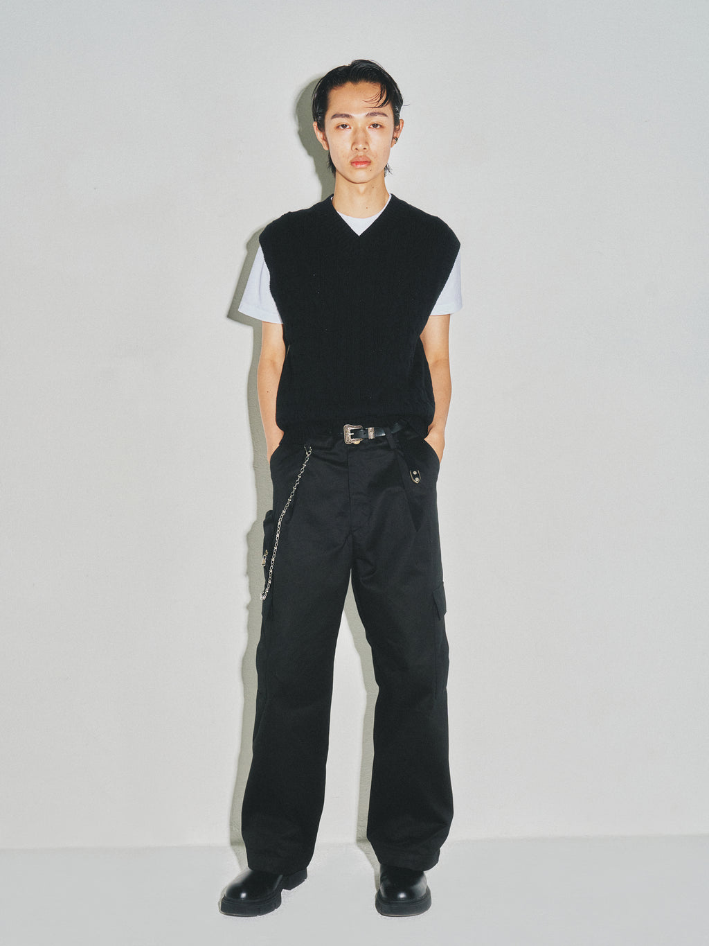Cotton Twist V-Cable knit Vest_ Black