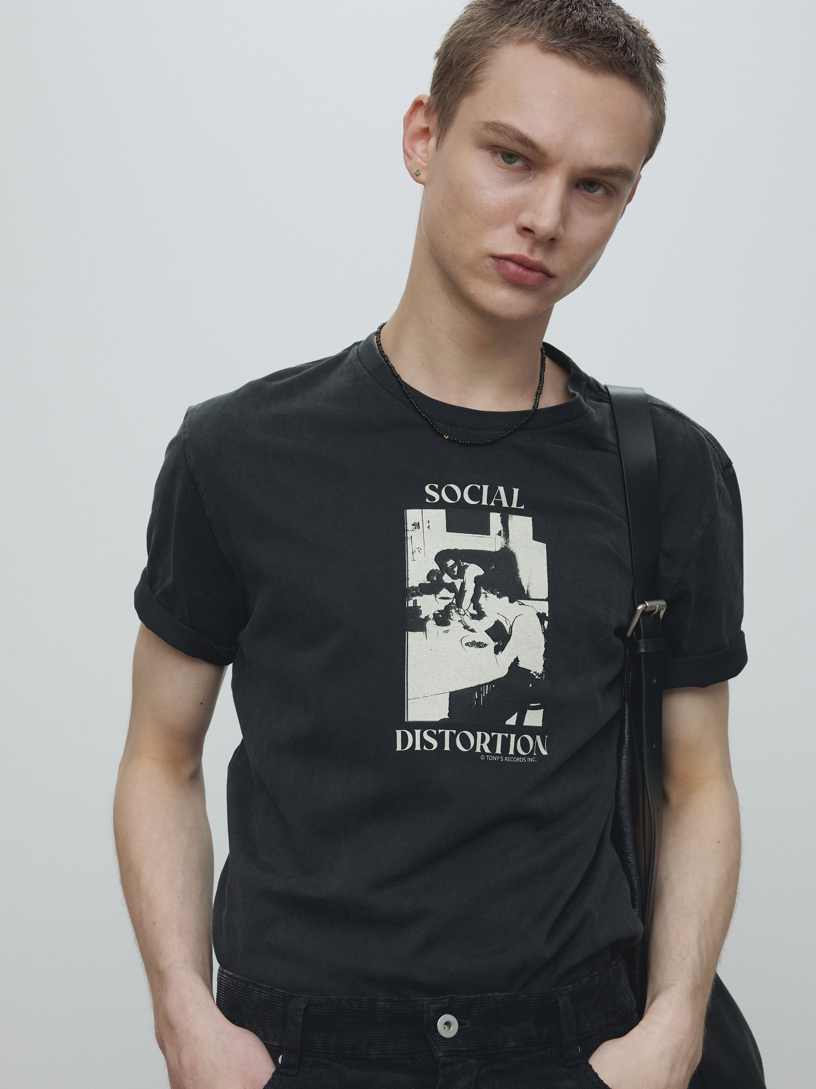SOCIAL DISTORTION GARMENT DYED T-SHIRT_ FADED BLACK