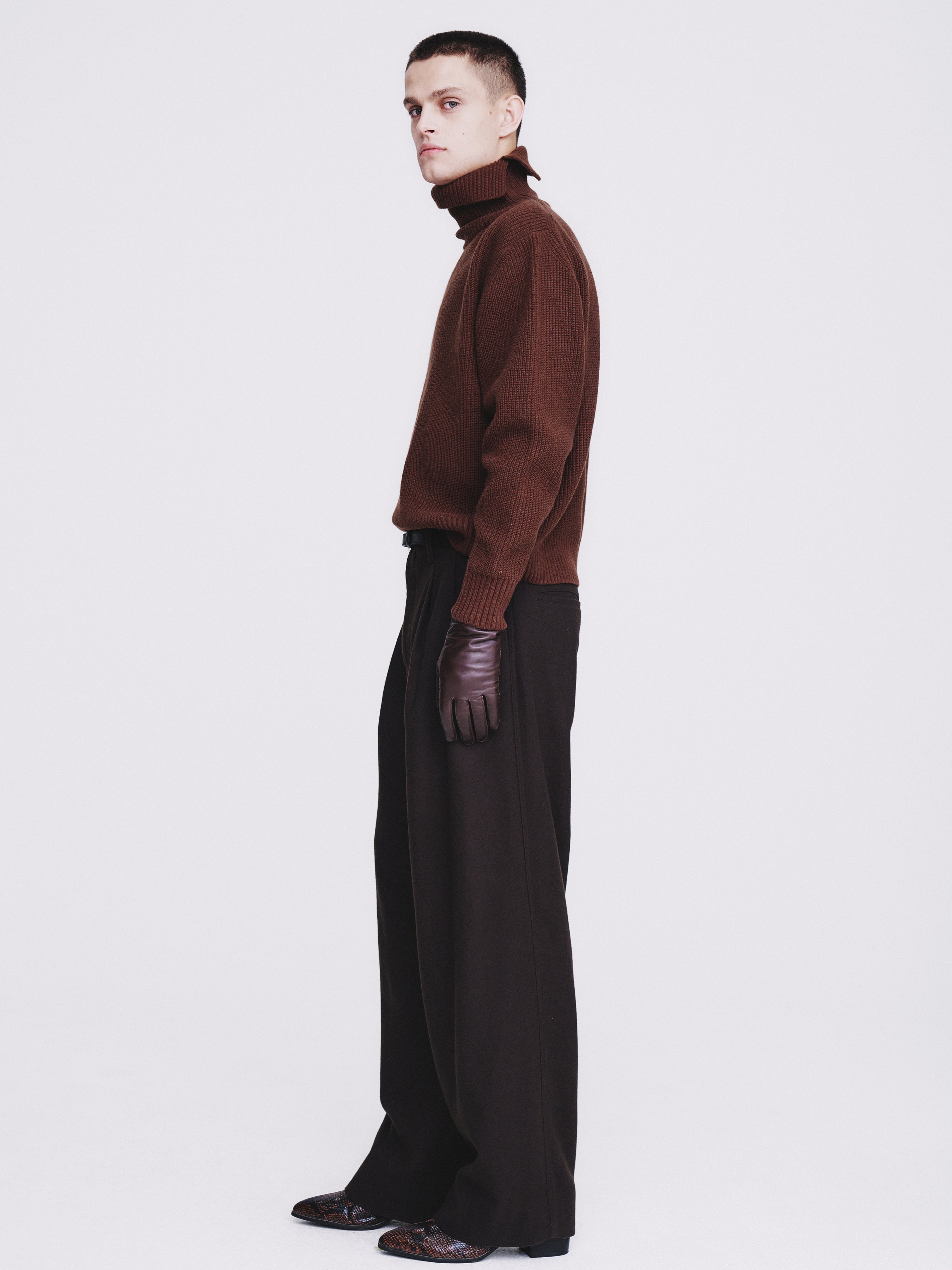 Hard Twist Wool Slit Turtleneck Knit_ Brown