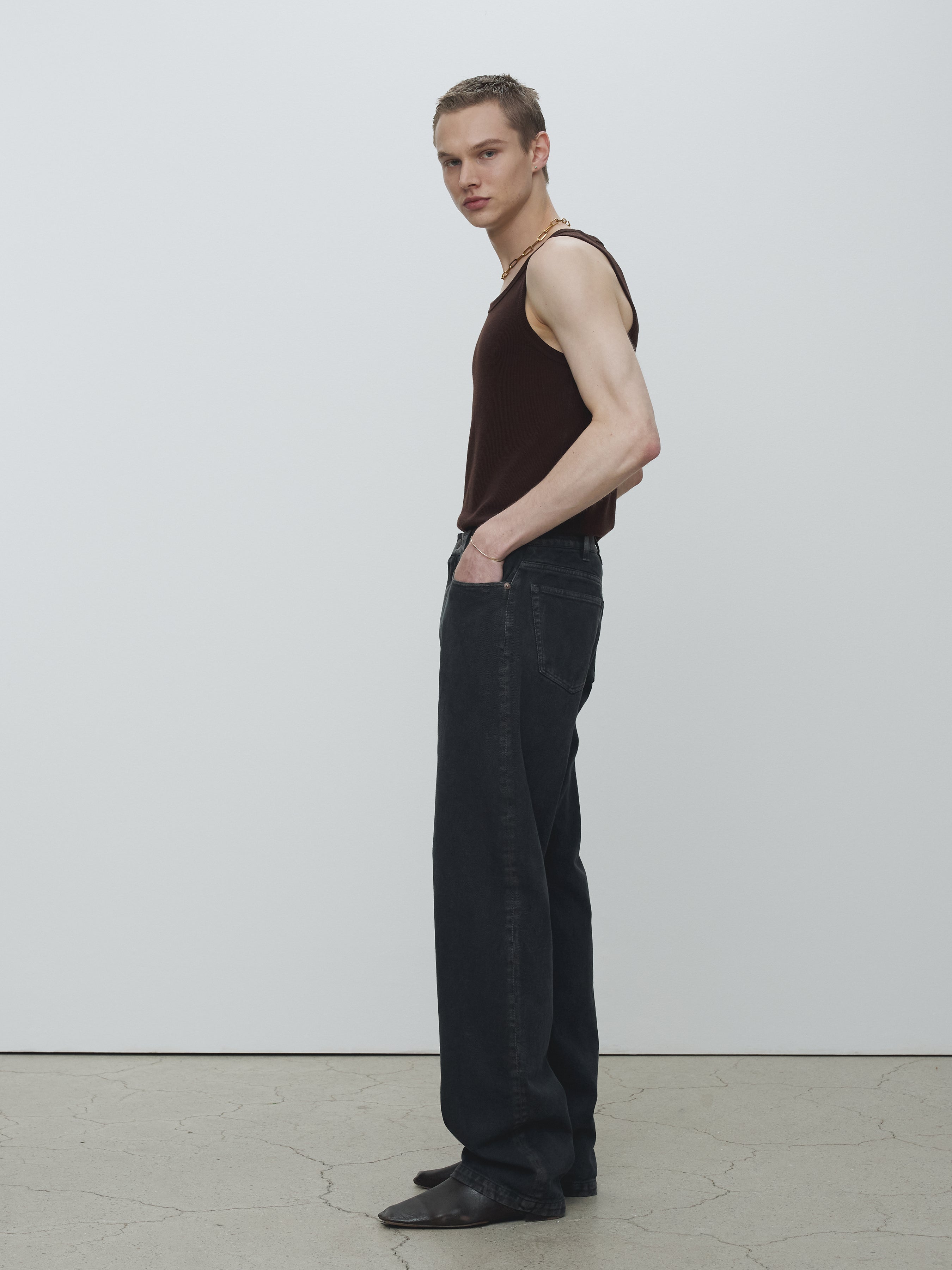 LOOSE STRAIGHT OVERDYE DENIM JEANS_ CARBON PIGMENT