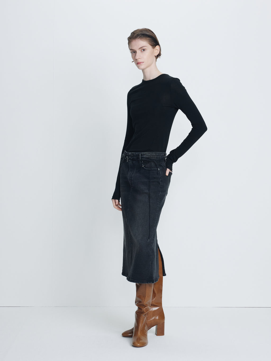 (W) CREW NECK LONG SLEEVE TOP_ BLACK