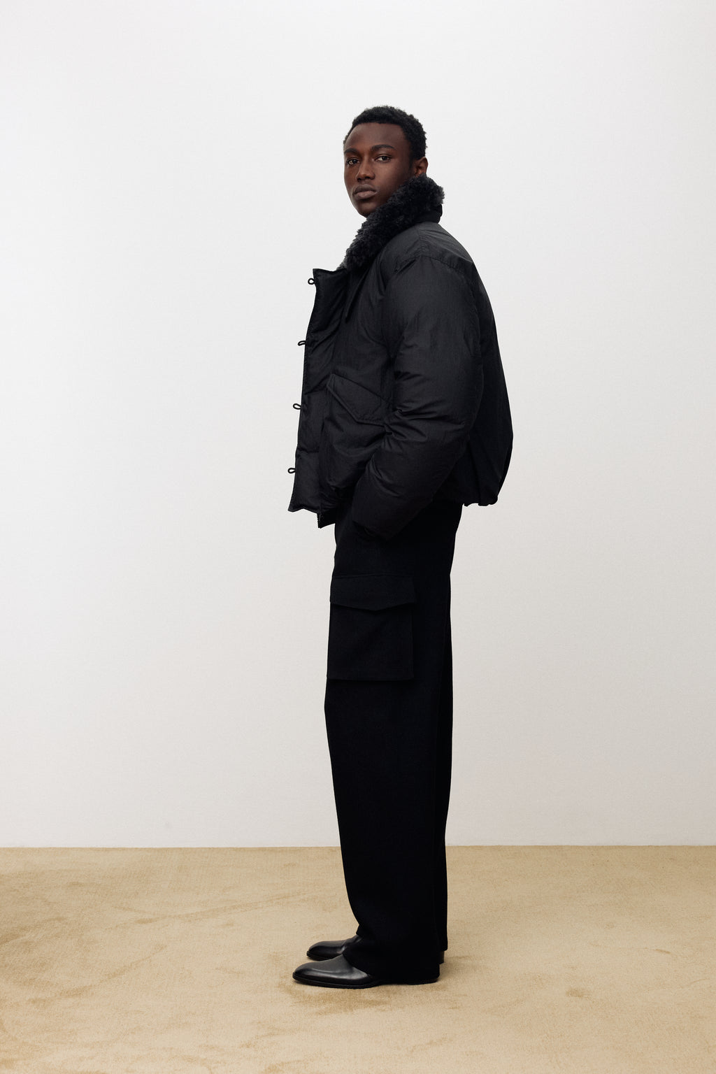 TEXTURED WOOL WIDE CARGO PANTS_ BLACK