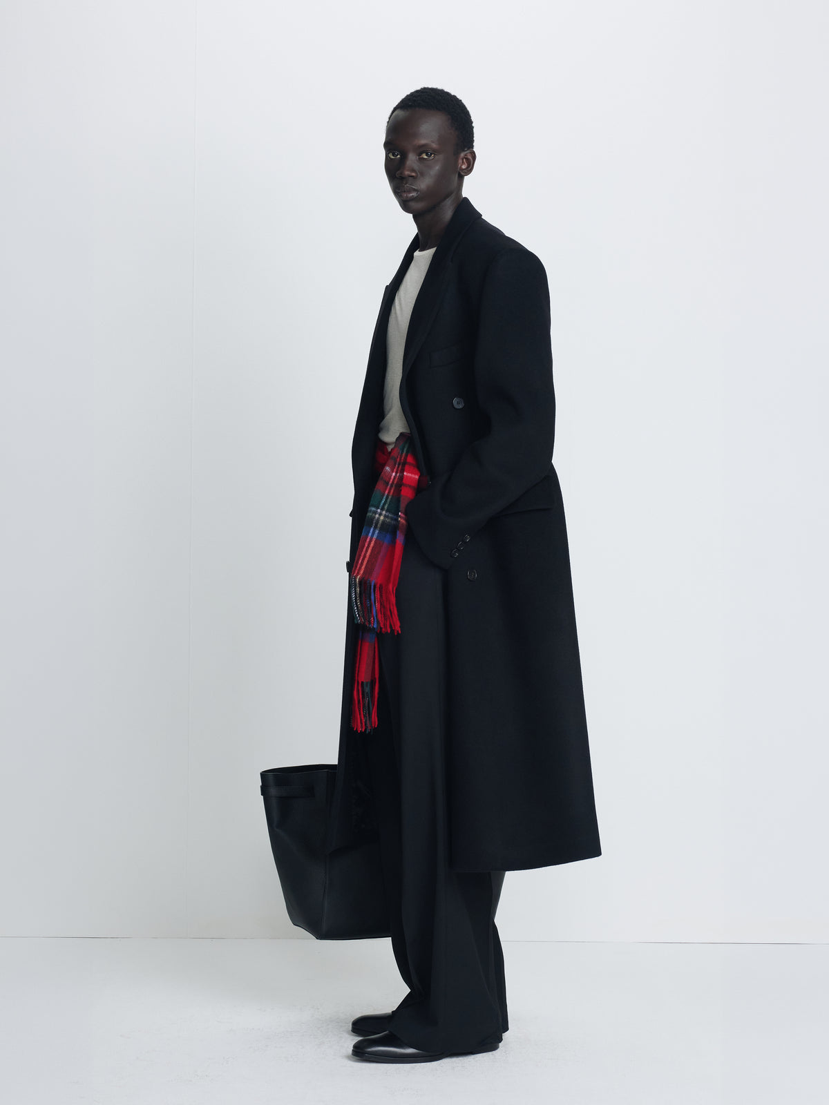 WOOL AND CASHMERE DOUBLE-BREASTED COAT_ BLACK