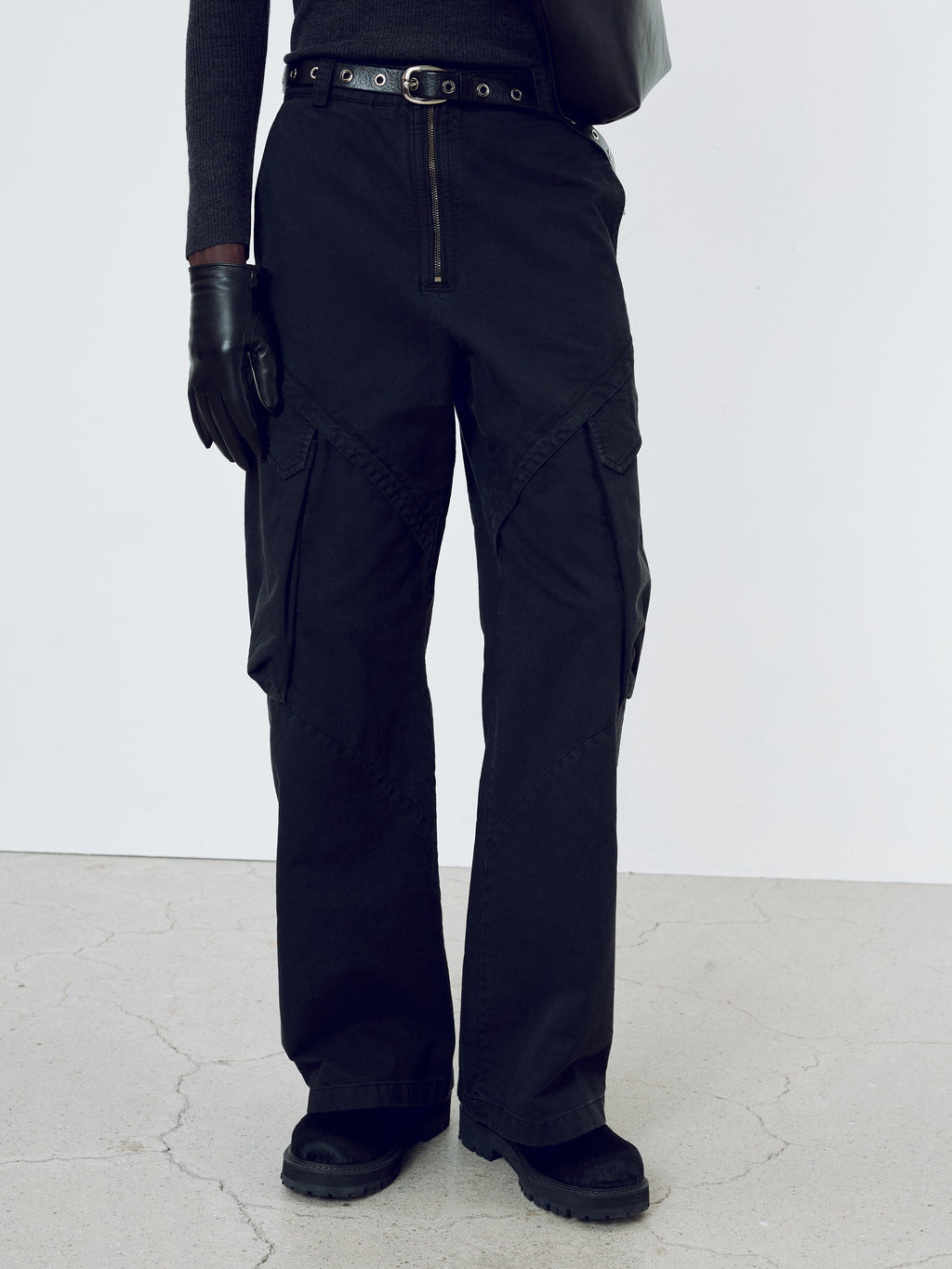 GARMENT-DYED COTTON CARGO SHORTS_ CARBON