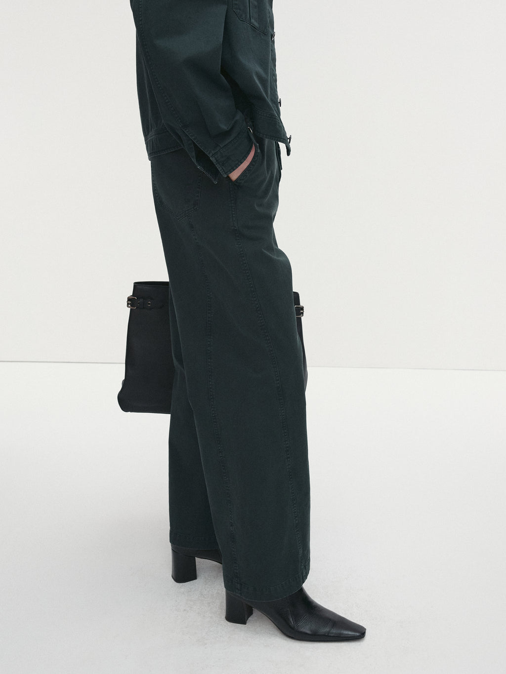GARMENT-DYED COTTON BELTED PANTS_ ANTHRACITE