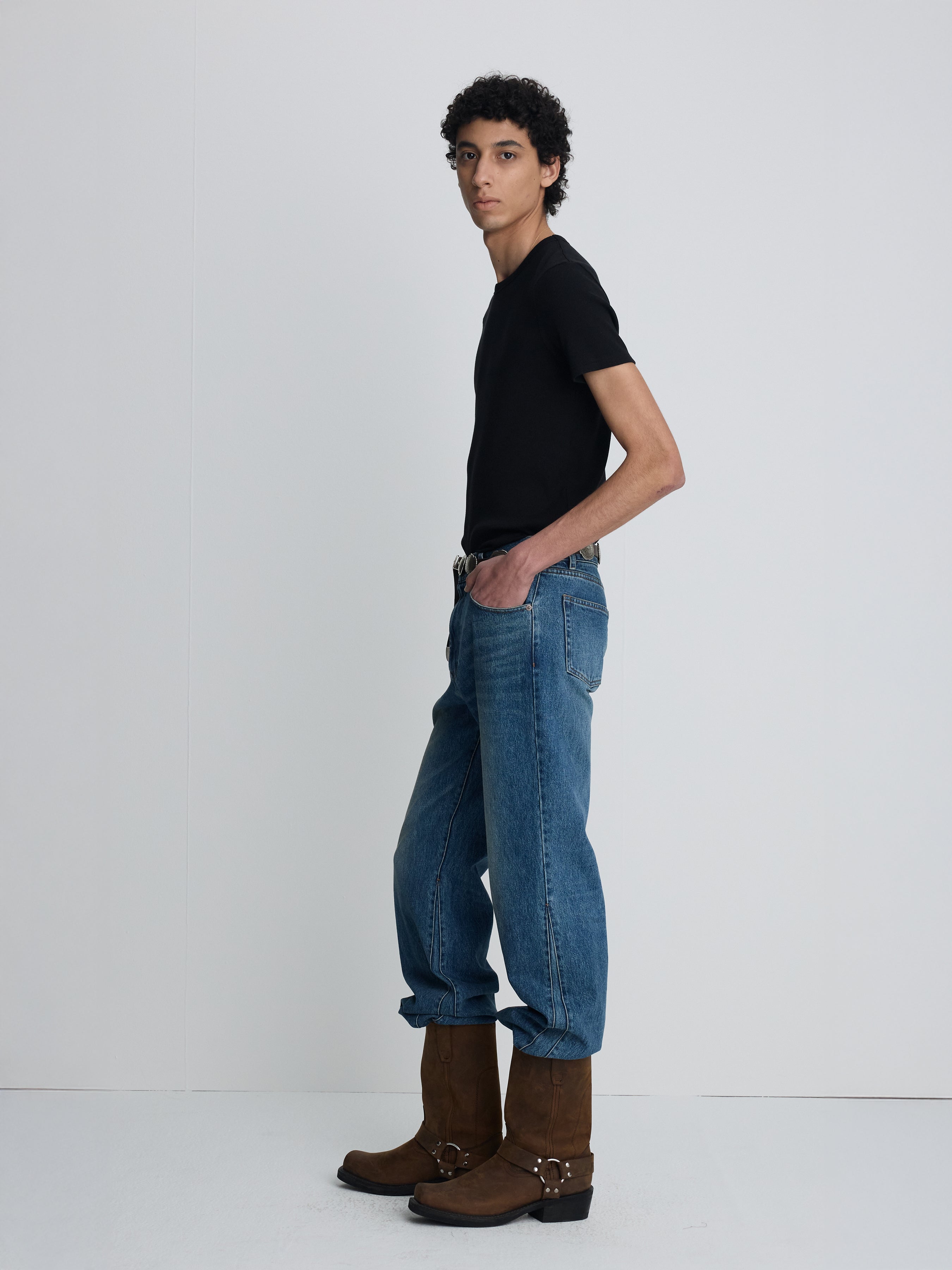 SOFT RIBBED FITTED T-SHIRT_ BLACK