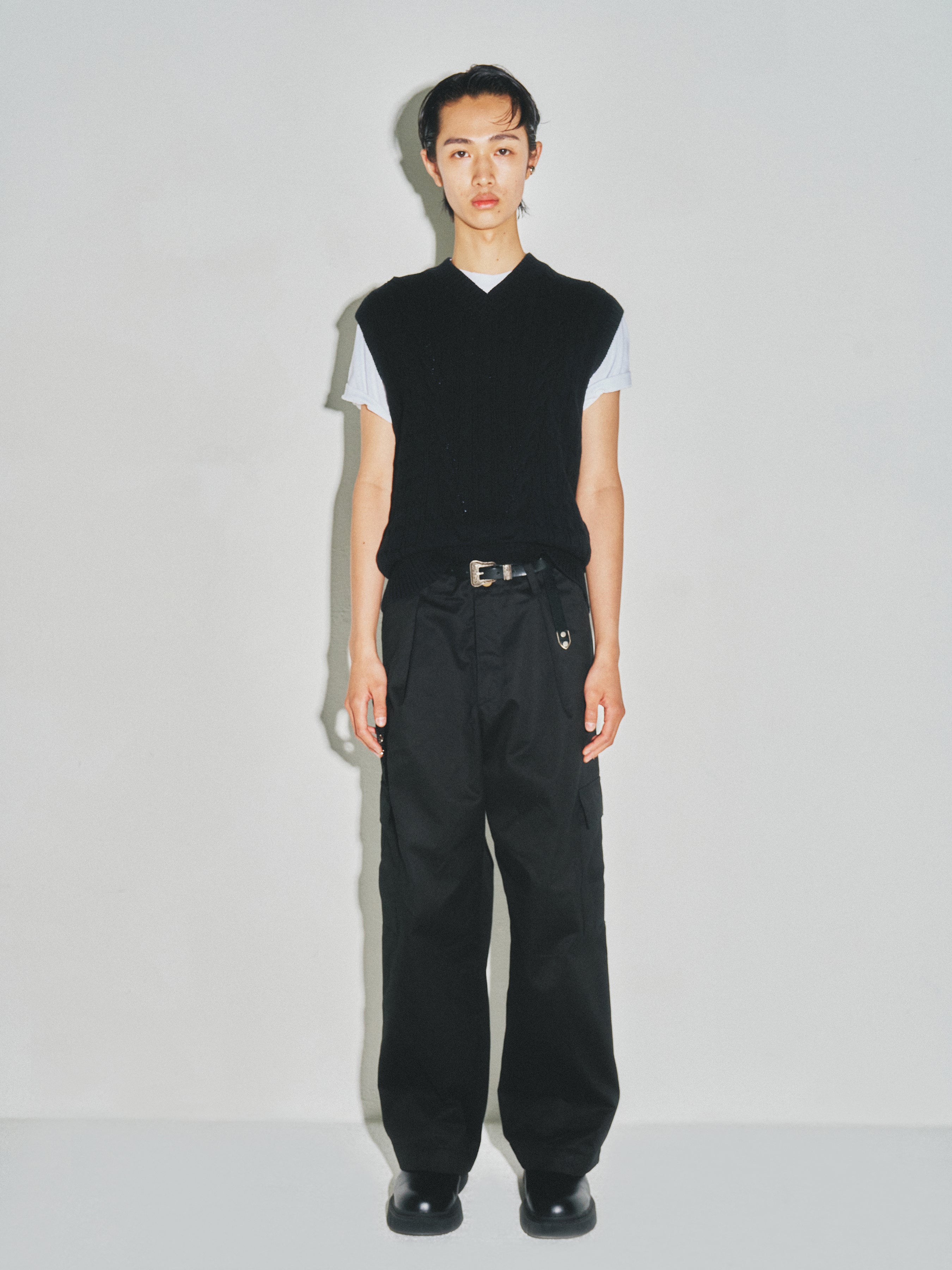 Cotton Twist V-Cable knit Vest_ Black