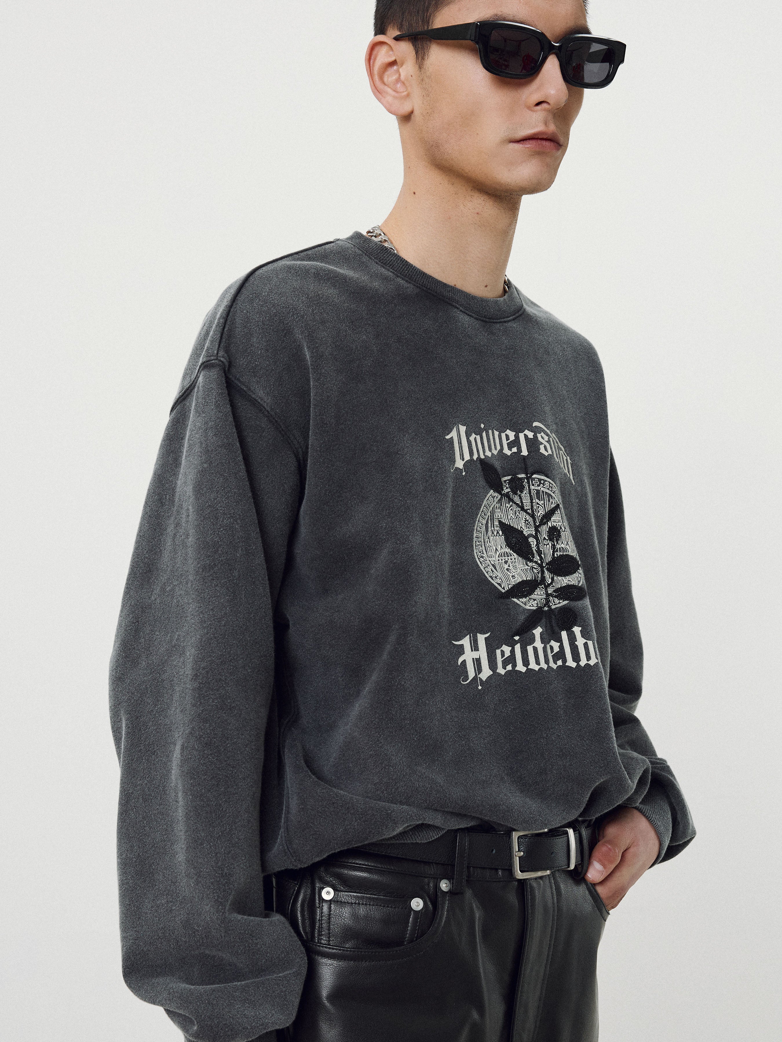 Embroidery Overlap College Sweatshirt_ Faded Black