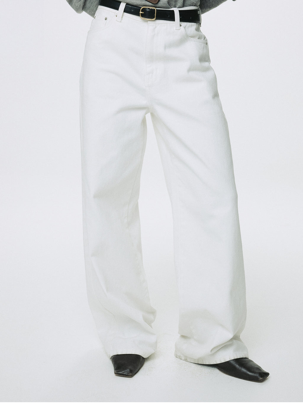 (W) WIDE-LEG BAGGY DENIM JEANS_ OFF WHITE