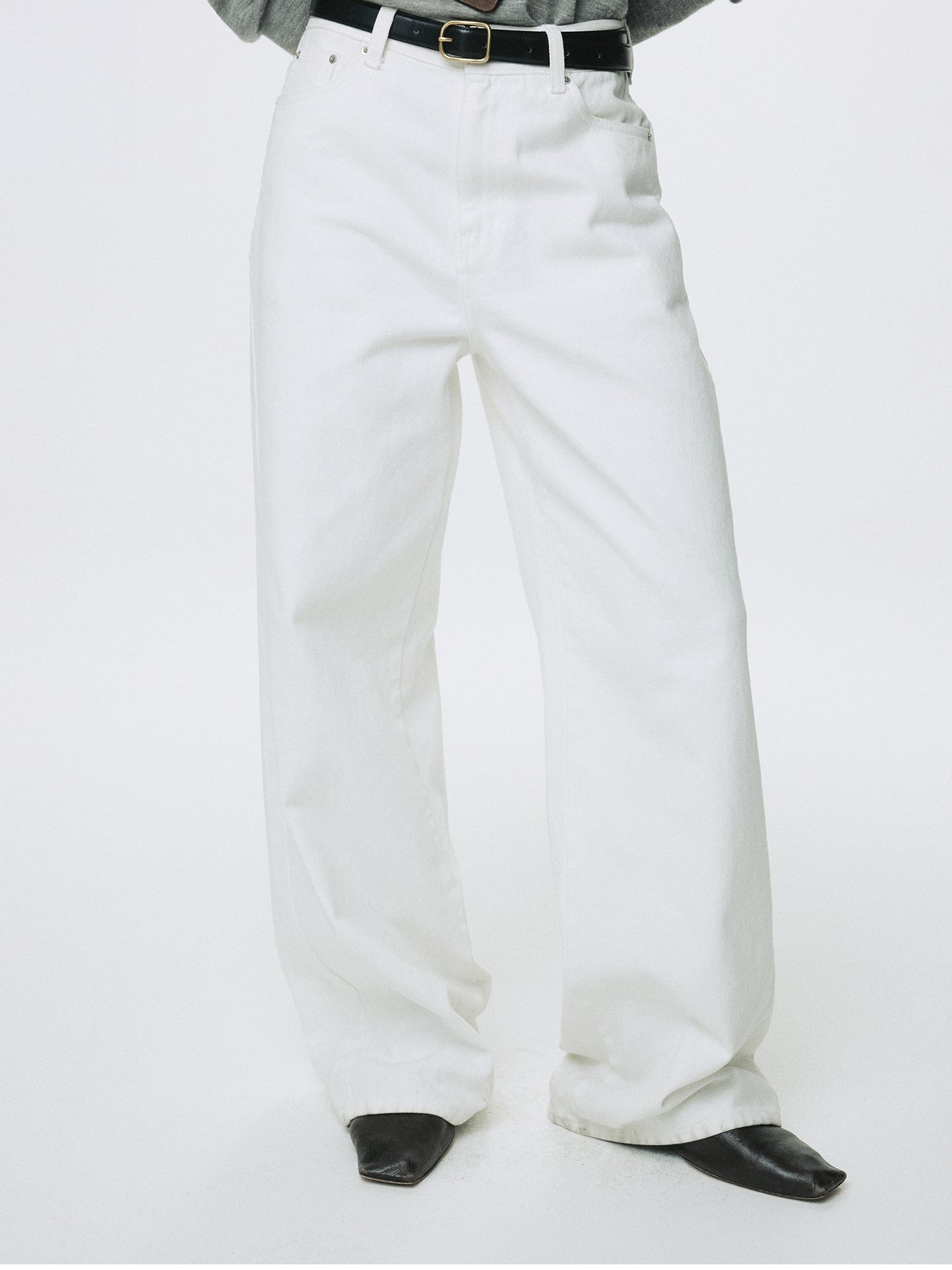 (W) WIDE-LEG BAGGY DENIM JEANS_ OFF WHITE