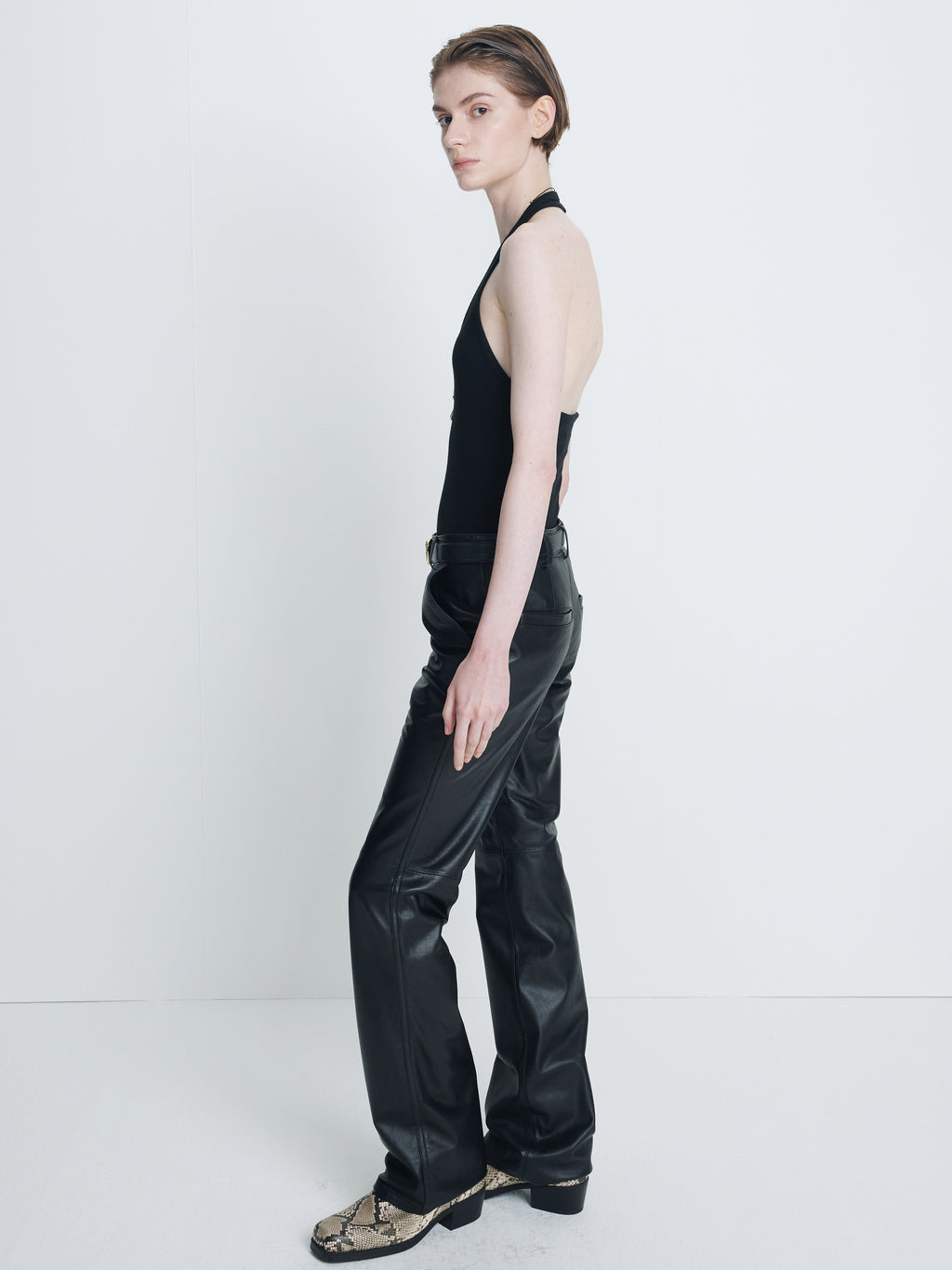(W) HALTER TOP_ BLACK