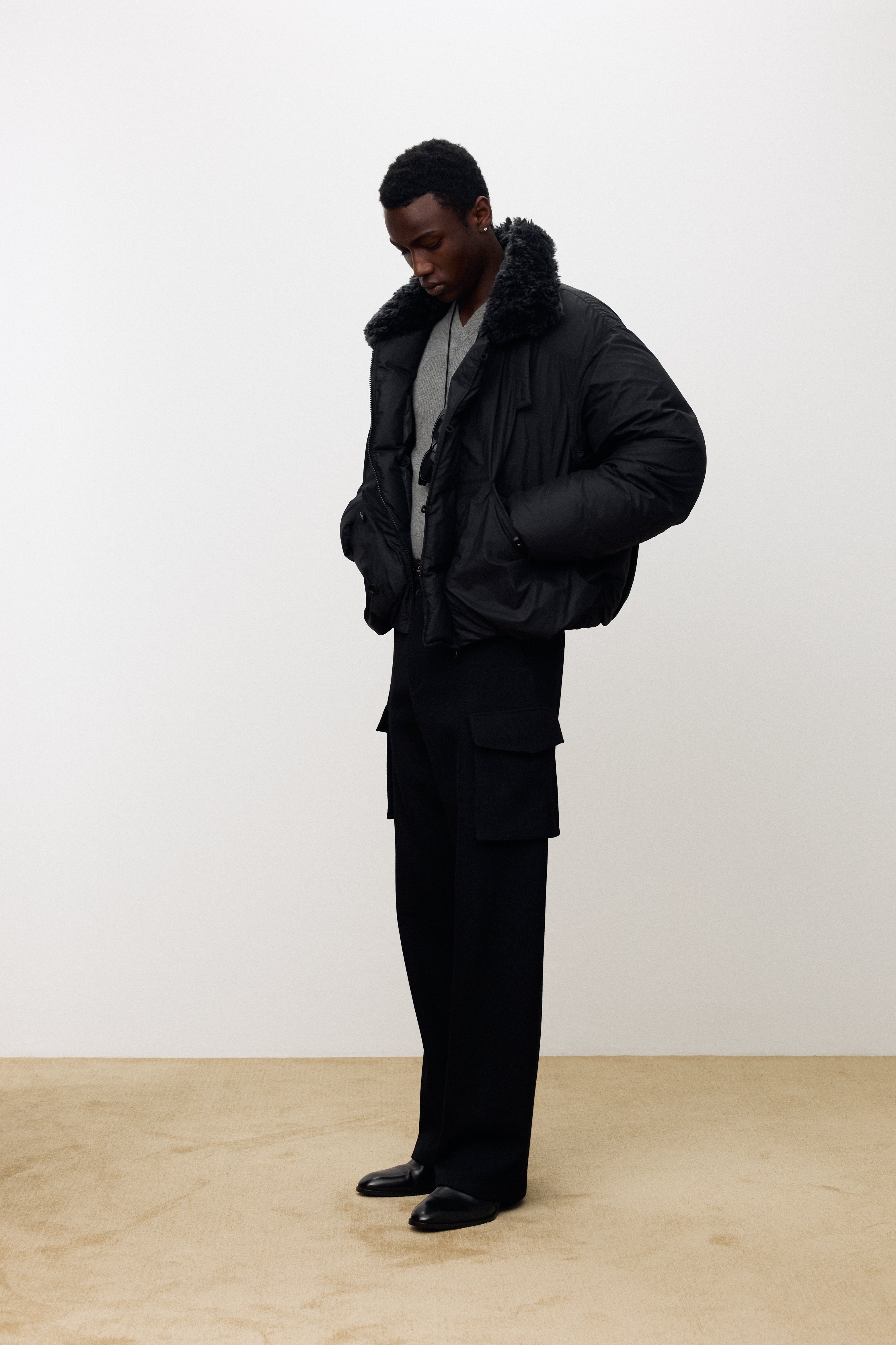 TEXTURED WOOL WIDE CARGO PANTS_ BLACK