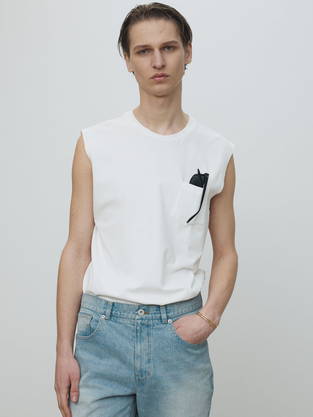 GARMENT-WASHED PATCH POCKET SLEEVELESS_ VINTAGE WHITE