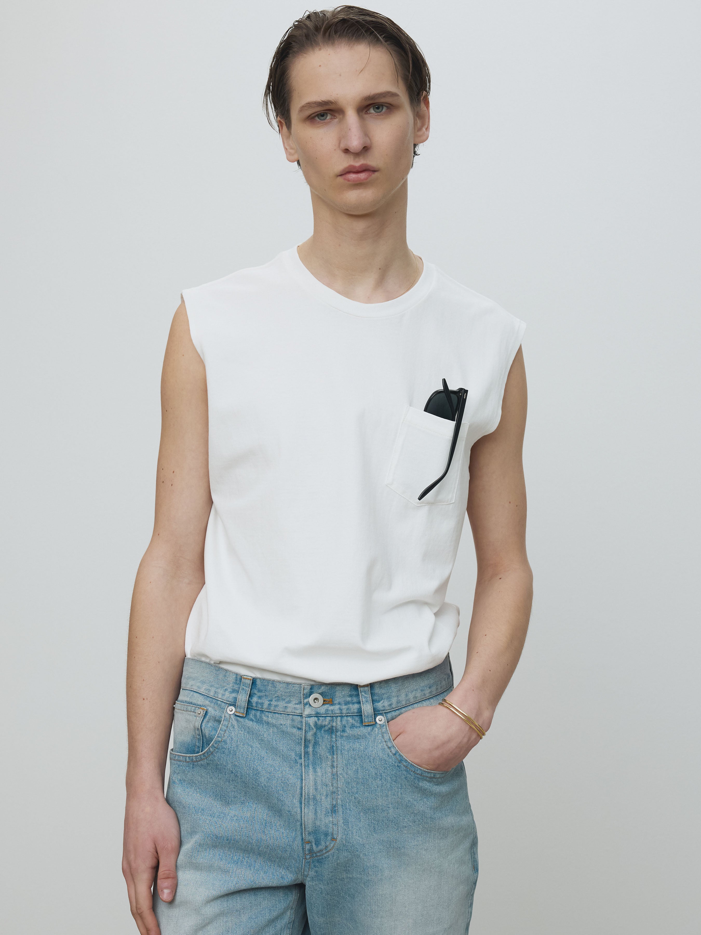GARMENT-WASHED PATCH POCKET SLEEVELESS_ VINTAGE WHITE
