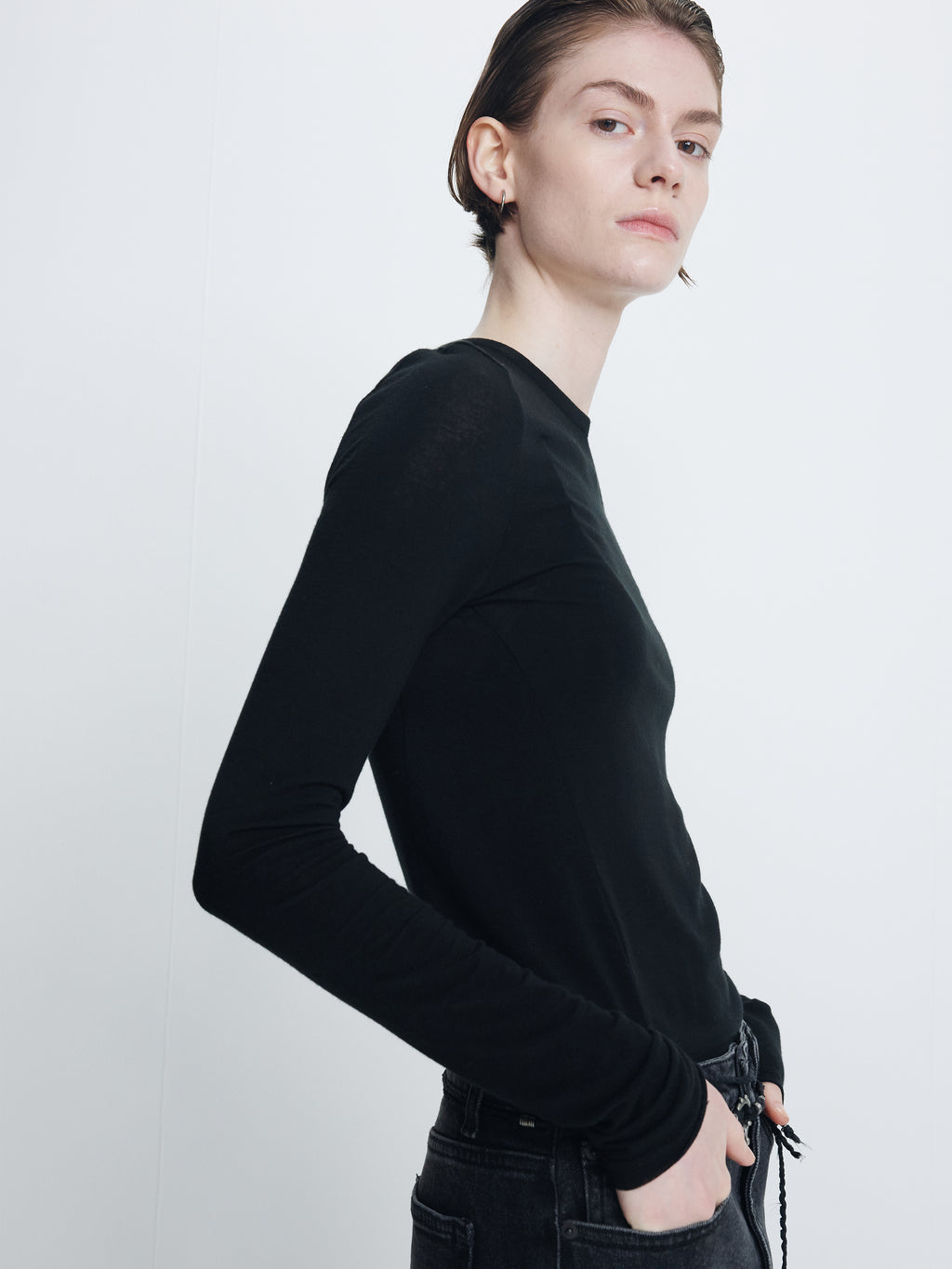 (W) CREW NECK LONG SLEEVE TOP_ BLACK