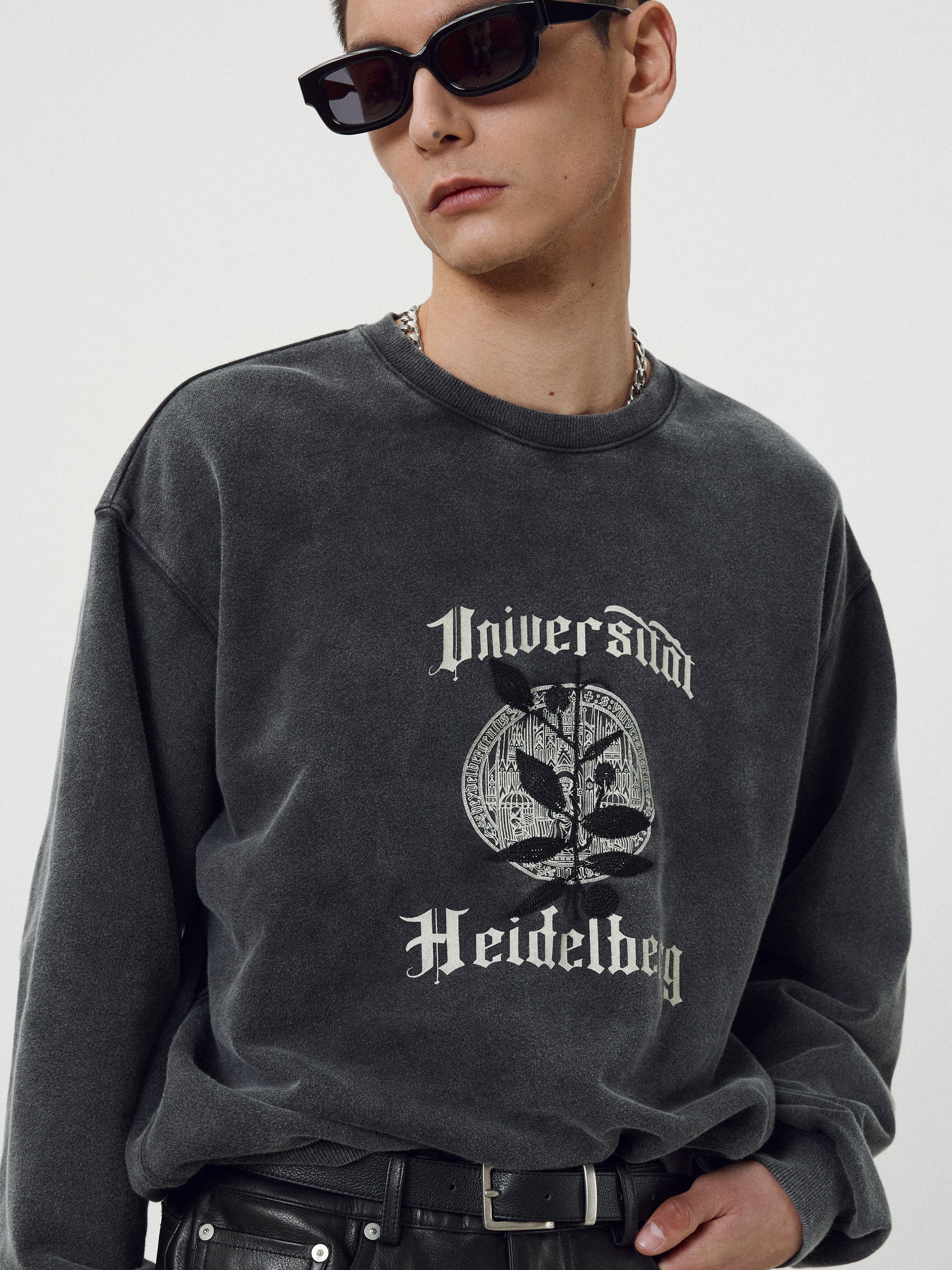 Embroidery Overlap College Sweatshirt_ Faded Black