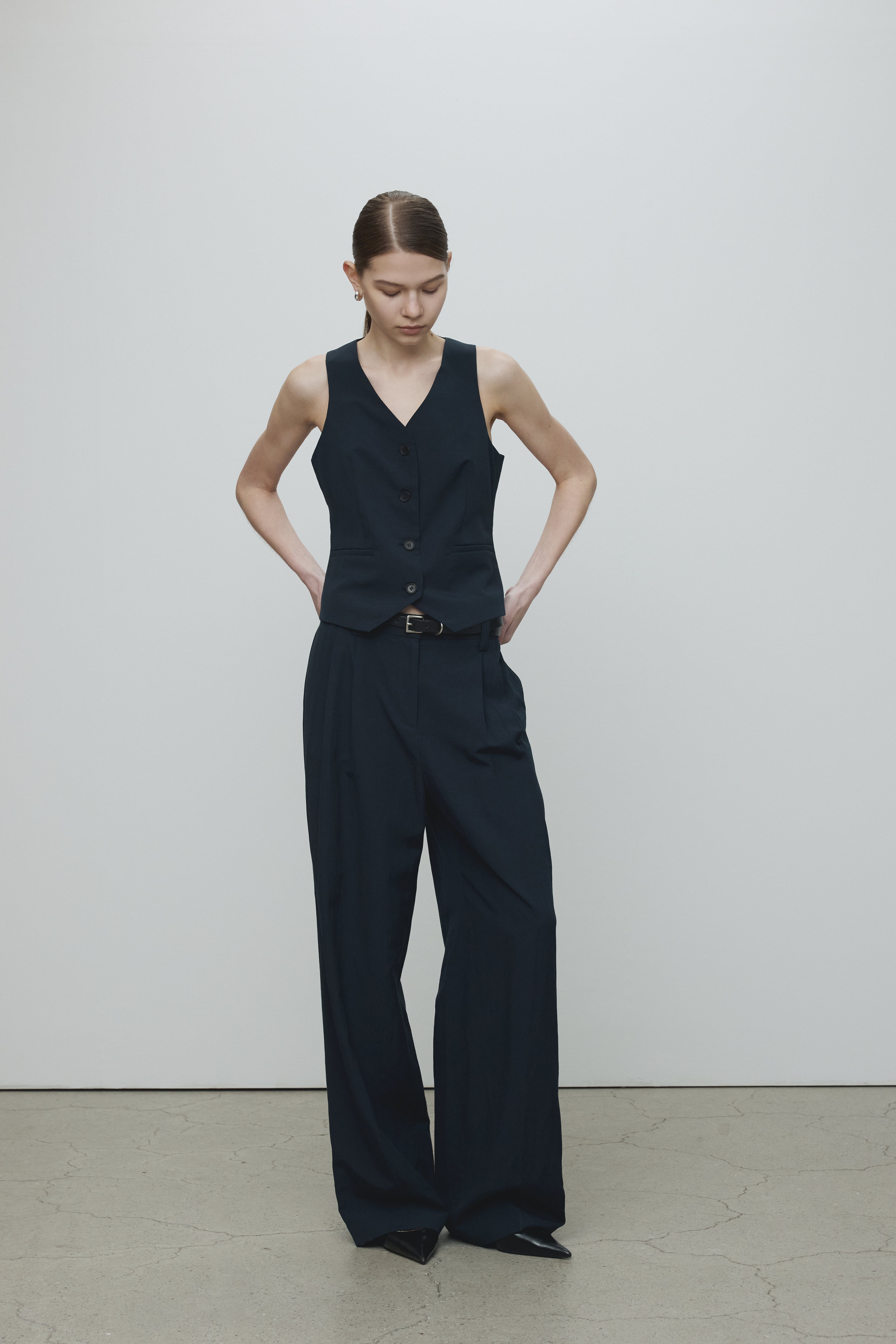 LINEN TWO PLEATS WIDE PANTS_ NAVY
