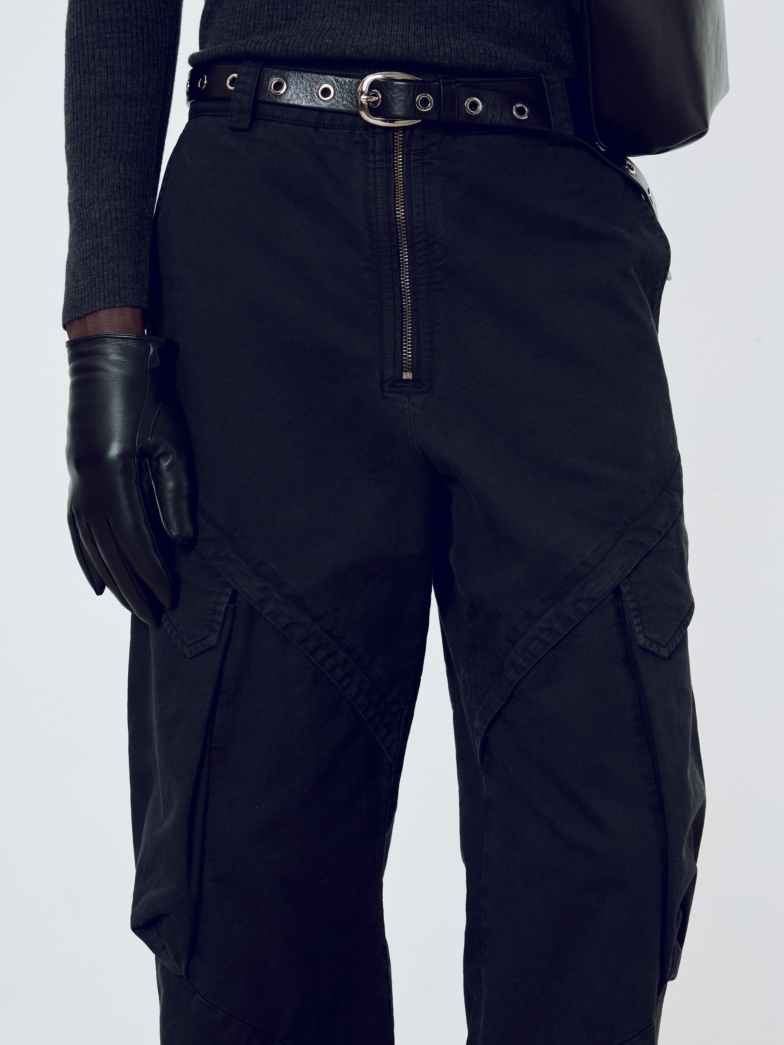 GARMENT-DYED COTTON CARGO SHORTS_ CARBON