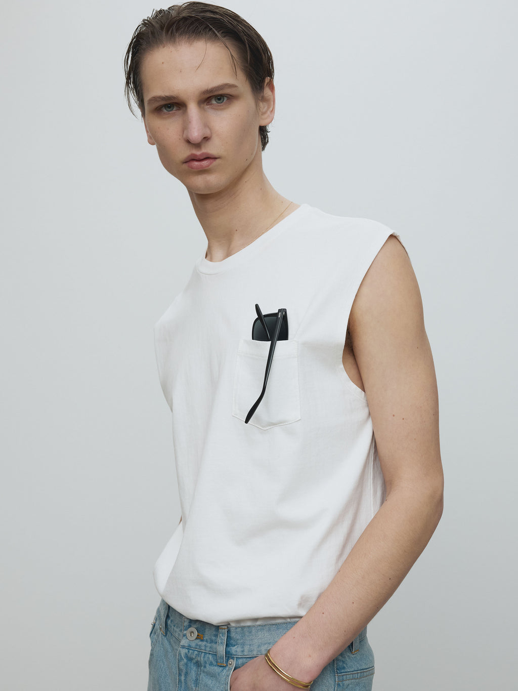 GARMENT-WASHED PATCH POCKET SLEEVELESS_ VINTAGE WHITE