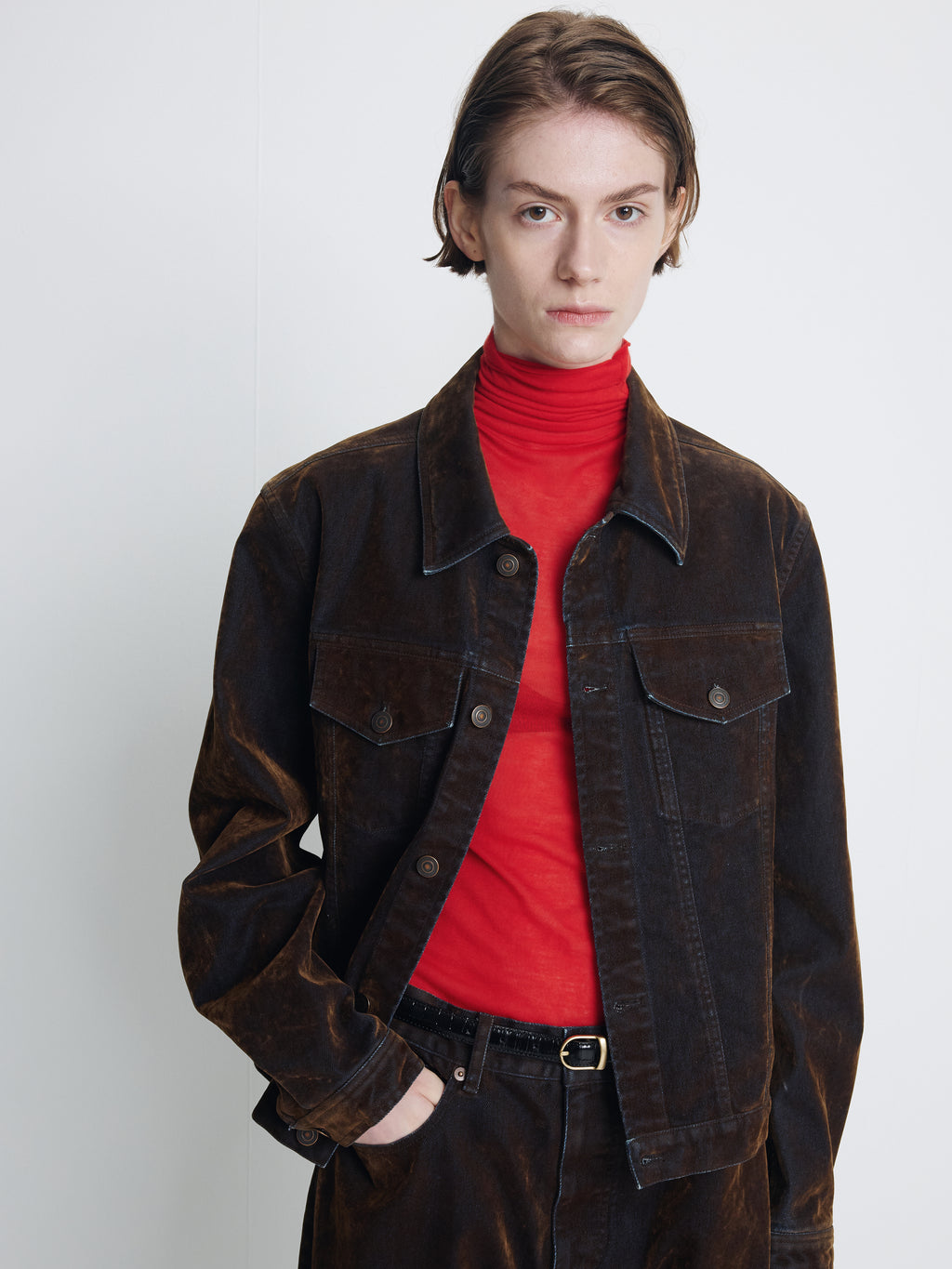 (W) FLOCKED DENIM LOOSE FLARED PANTS_ BROWN
