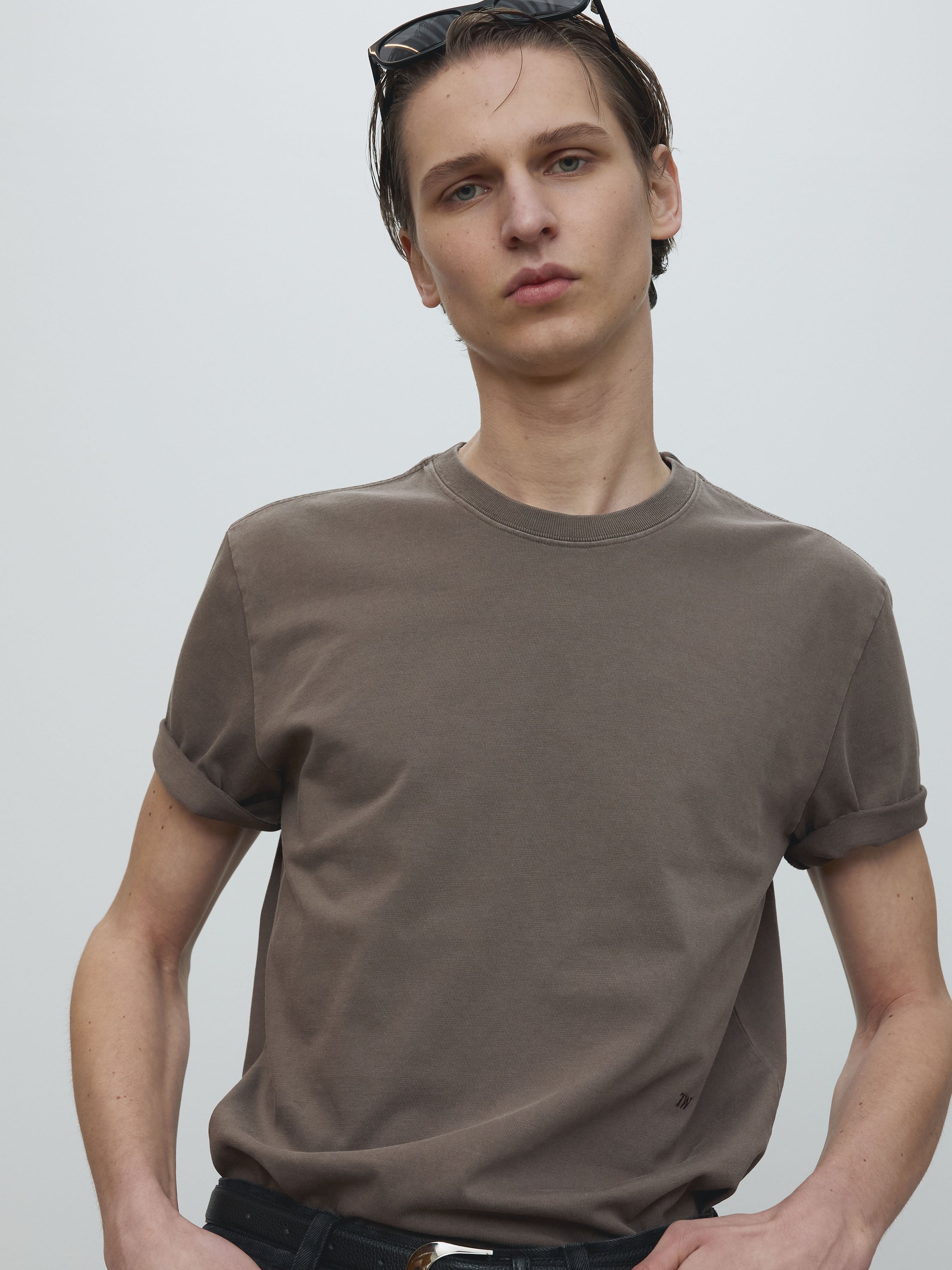 SIGNATURE GARMENT DYED T-SHIRT_ CEDAR BROWN