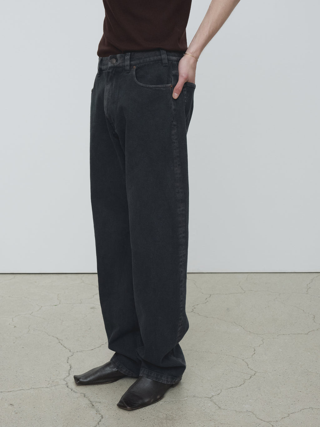 LOOSE STRAIGHT OVERDYE DENIM JEANS_ CARBON PIGMENT