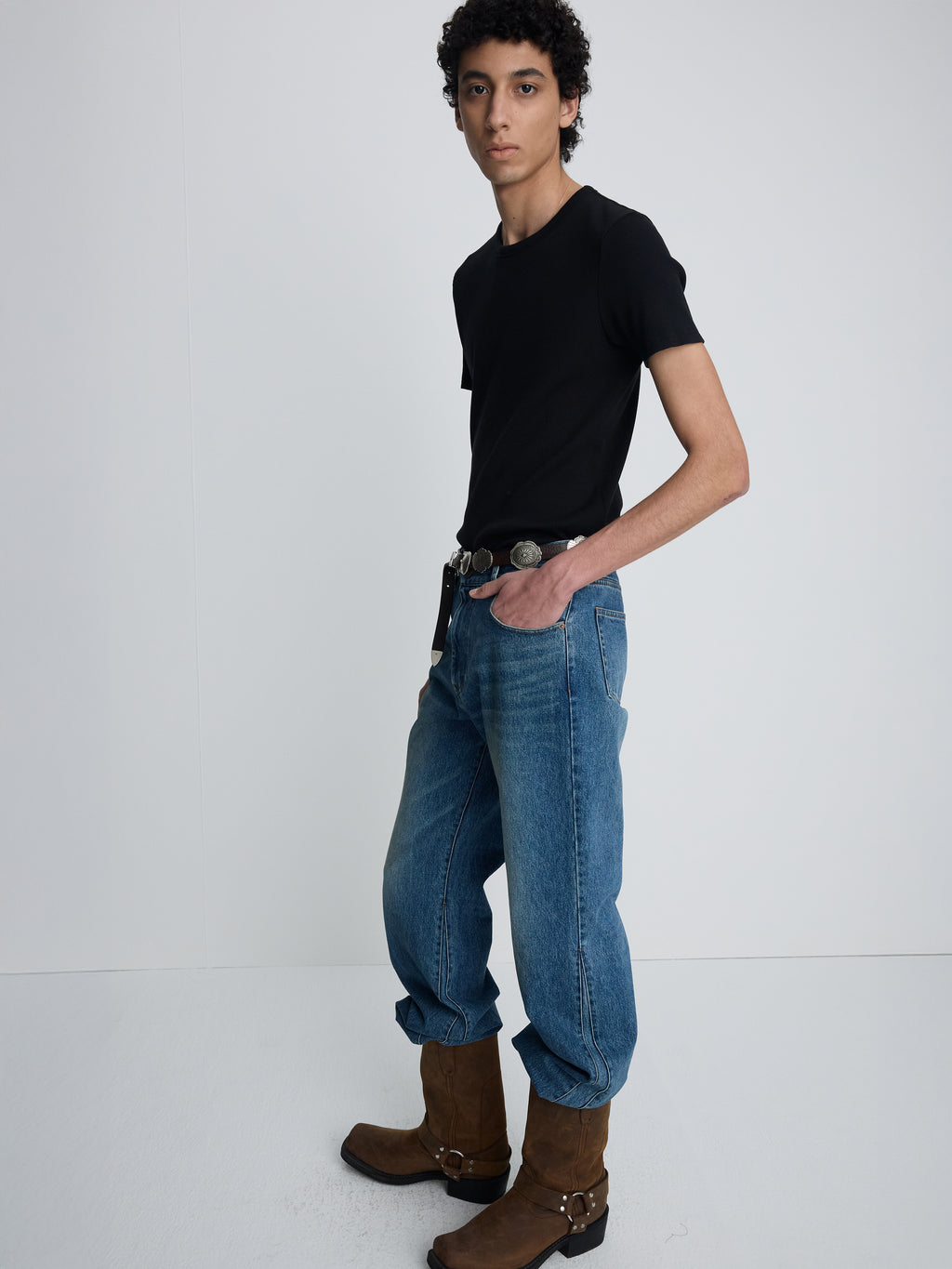 SOFT RIBBED FITTED T-SHIRT_ BLACK