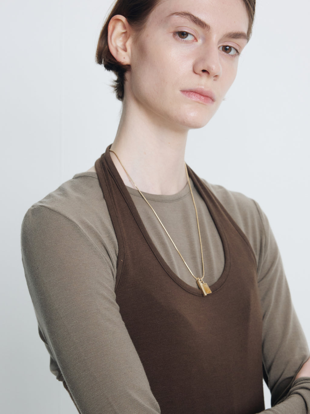 (W) HALTER TOP_ BROWN