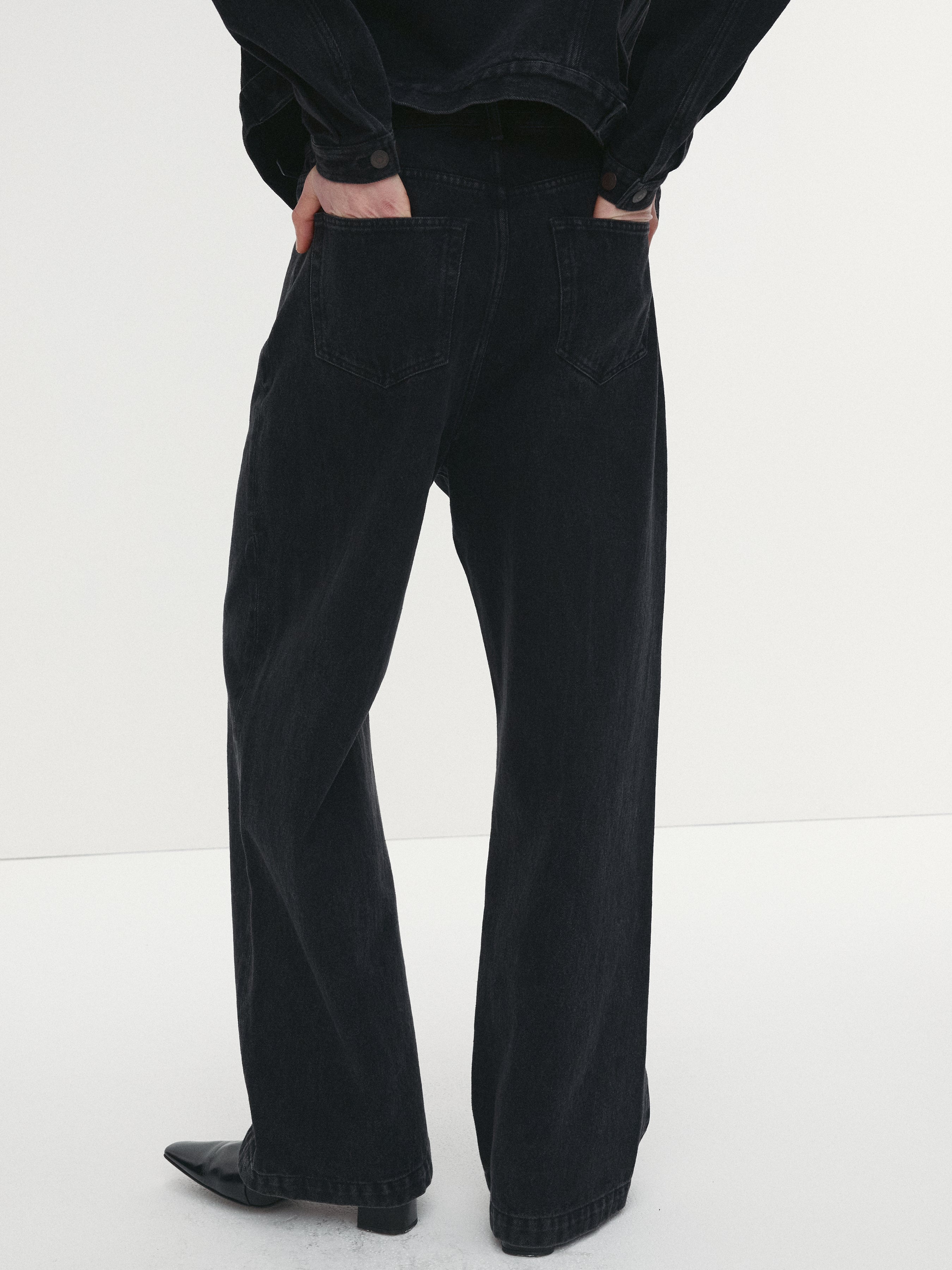 WIDE-LEG DENIM JEANS_ WASHED BLACK