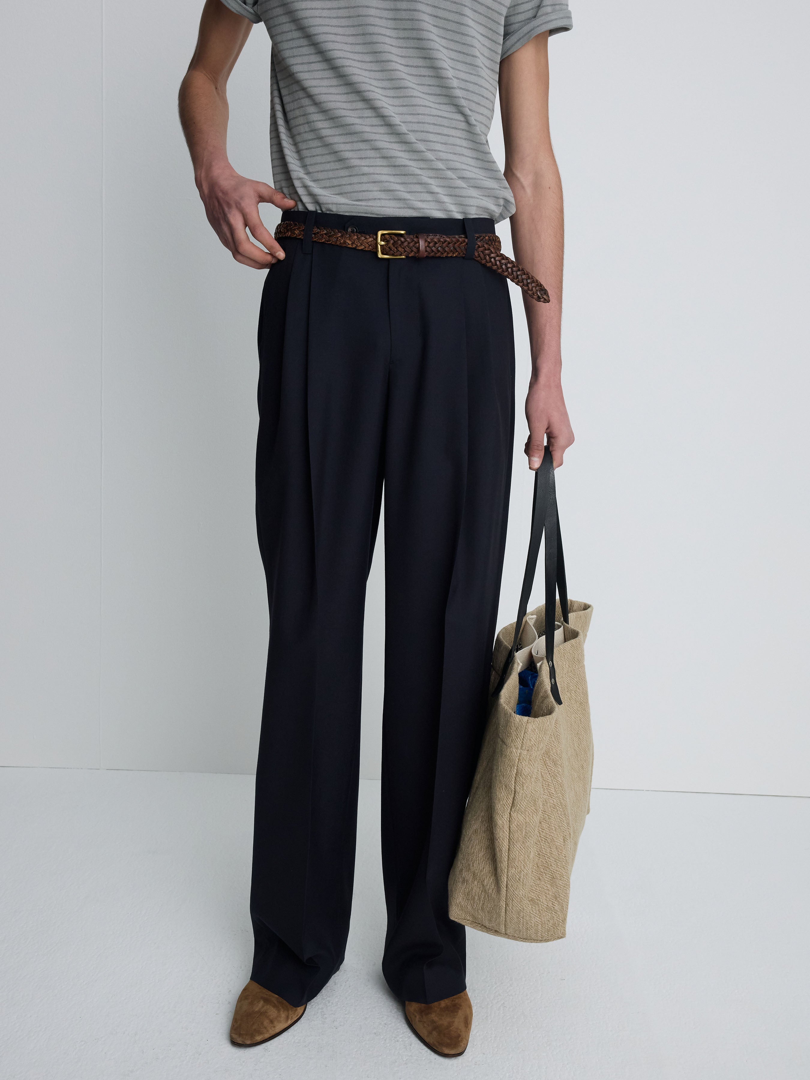 (2026/05/19 Open) TROPICAL WOOL LOW-RISE PLEATED TROUSERS_ NAVY