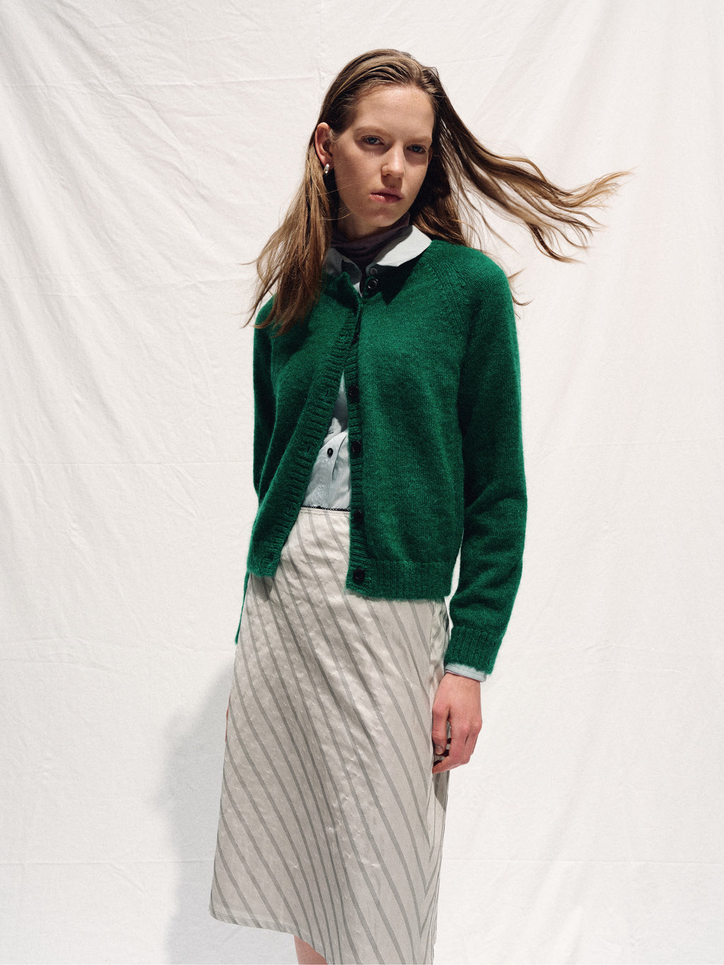 (W) SILK STRIPES MIDI-SKIRT_ GREY STRIPE