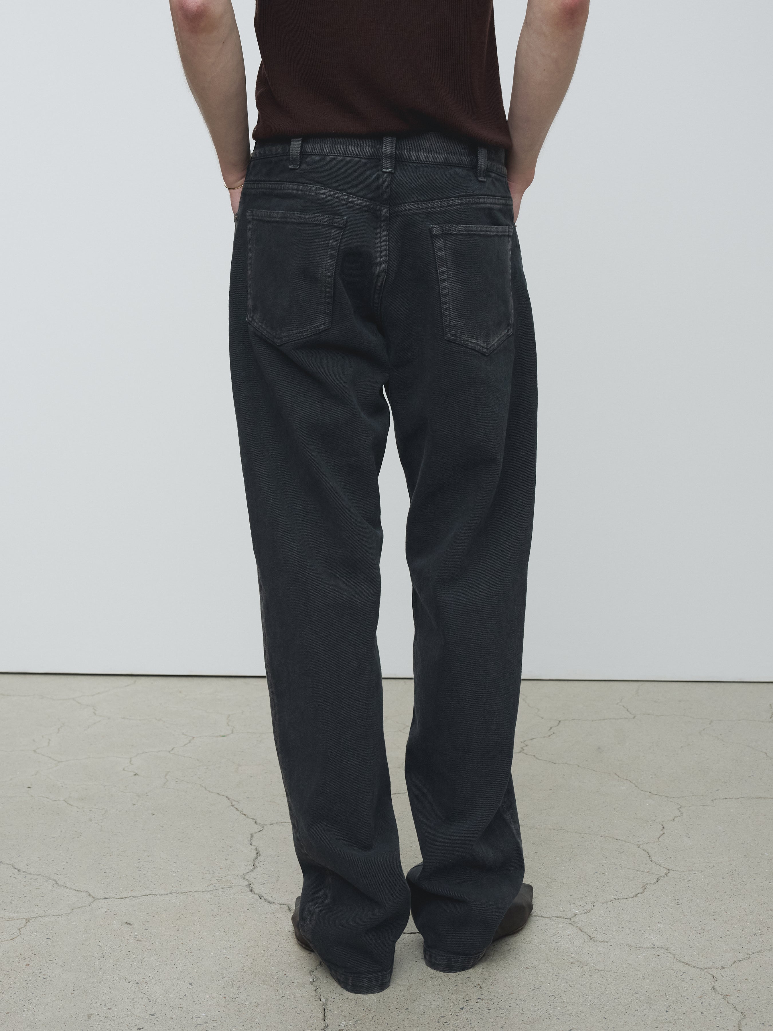 LOOSE STRAIGHT OVERDYE DENIM JEANS_ CARBON PIGMENT