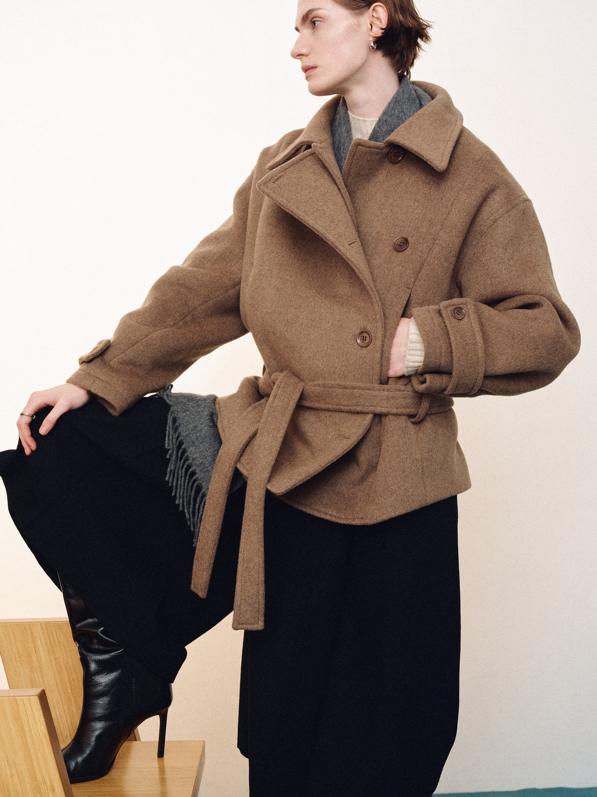 (W) WOOL ASYMMETRICAL SHORT COAT_ OLIVE BROWN