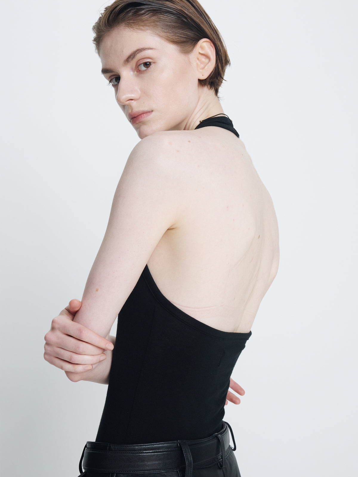(W) HALTER TOP_ BLACK
