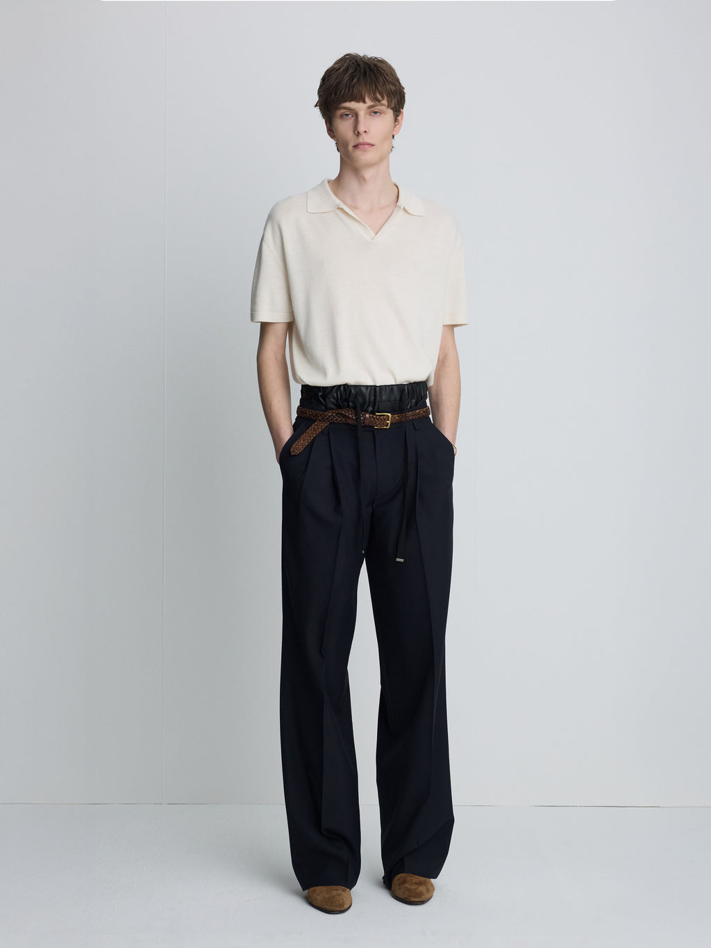 (2026/05/19 Open) TROPICAL WOOL LOW-RISE PLEATED TROUSERS_ NAVY